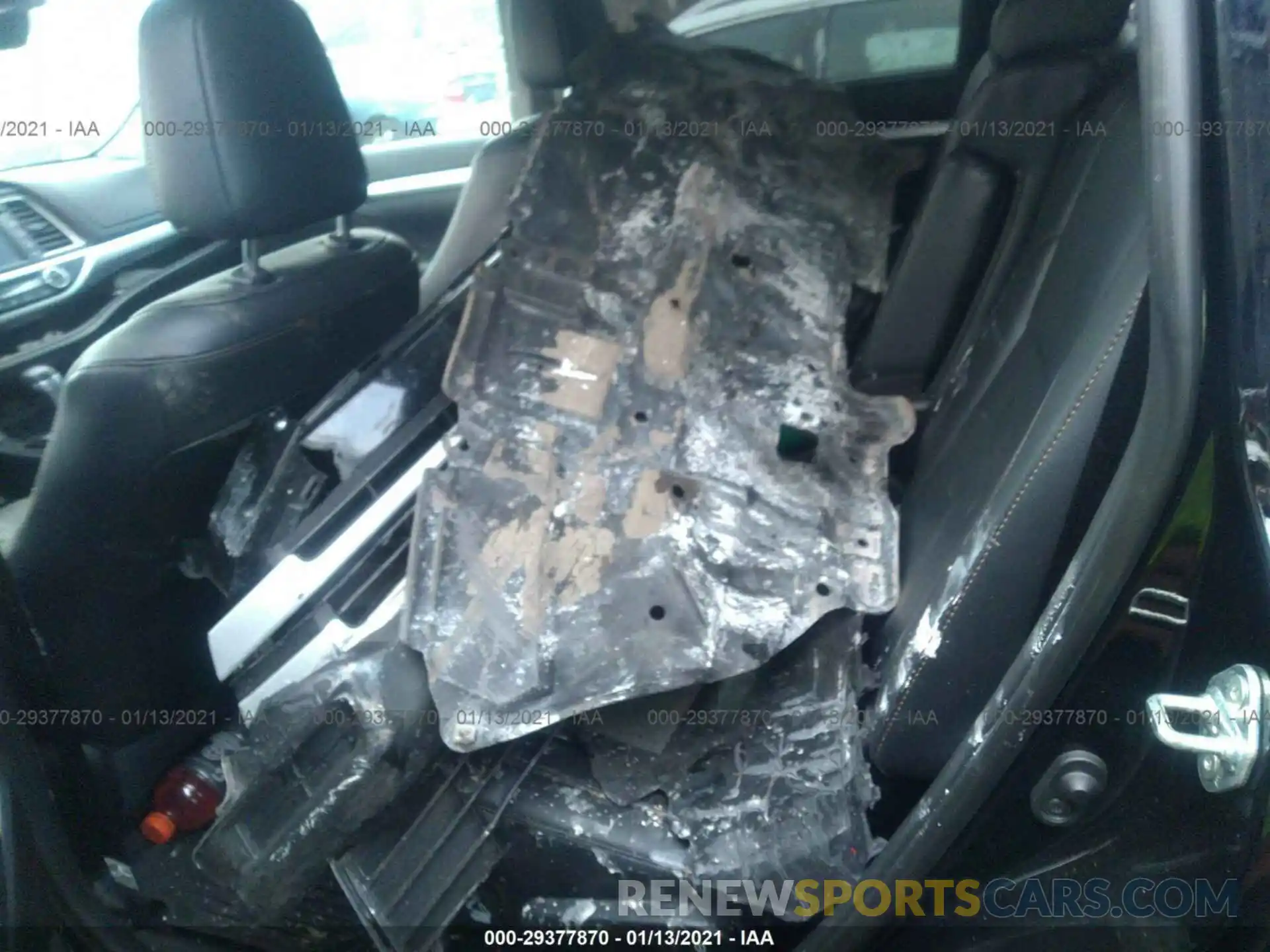 8 Photograph of a damaged car 5TDJZRFH0KS721835 TOYOTA HIGHLANDER 2019