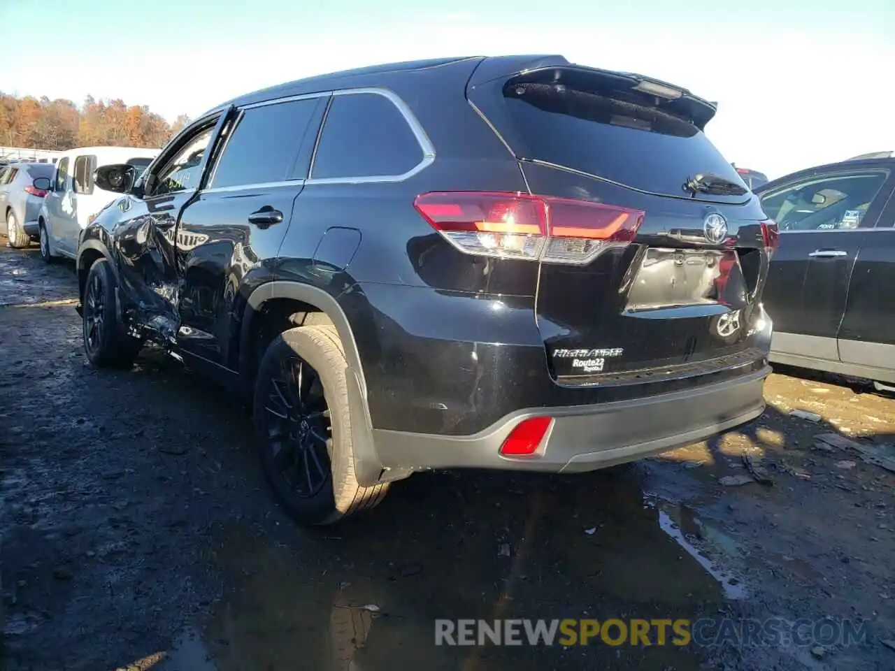 3 Photograph of a damaged car 5TDJZRFH0KS730230 TOYOTA HIGHLANDER 2019