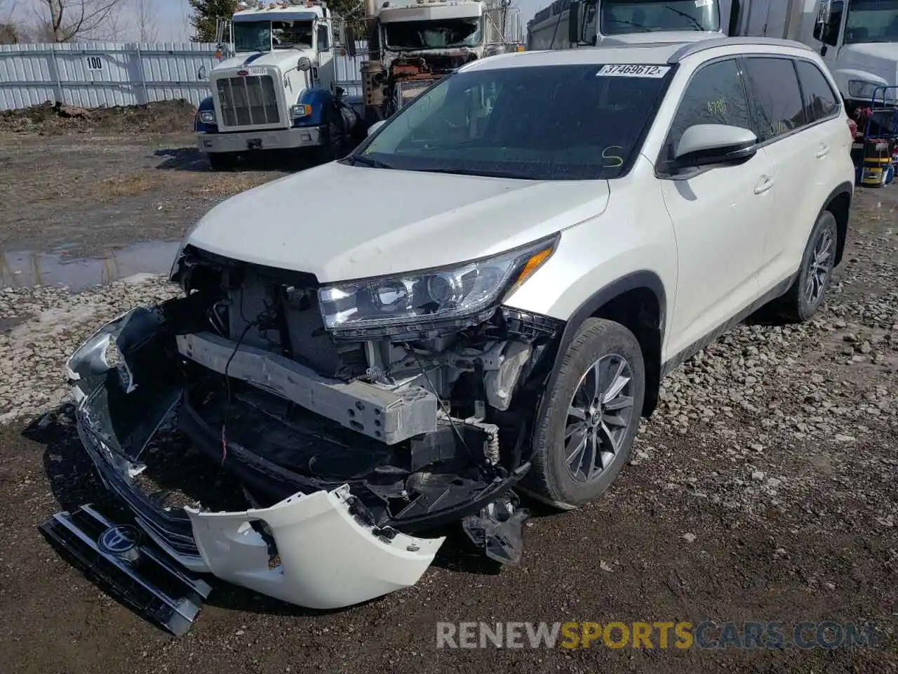 2 Photograph of a damaged car 5TDJZRFH0KS732429 TOYOTA HIGHLANDER 2019