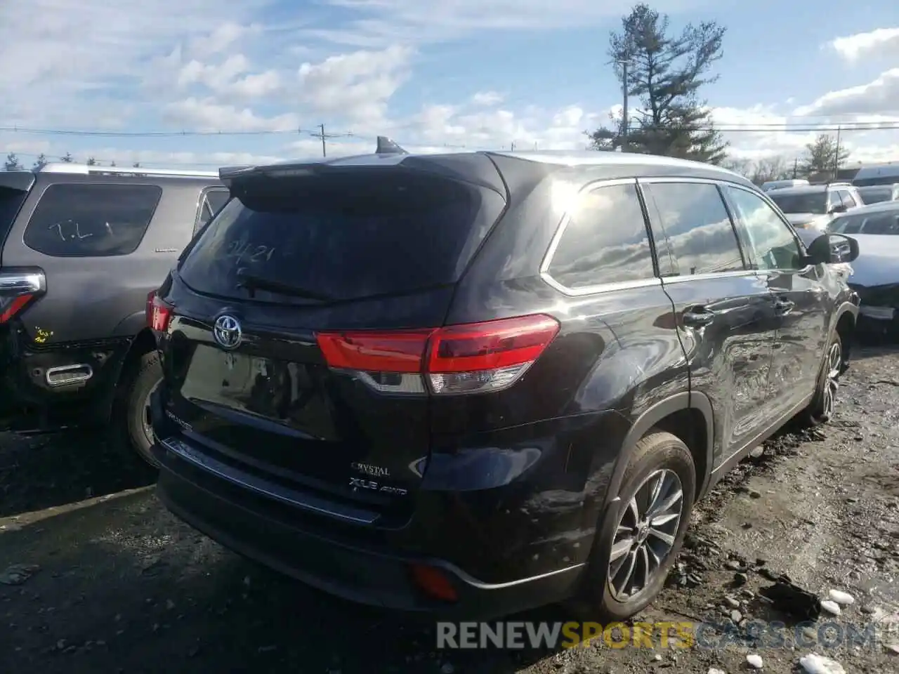 4 Фотография поврежденного автомобиля 5TDJZRFH0KS735671 TOYOTA HIGHLANDER 2019