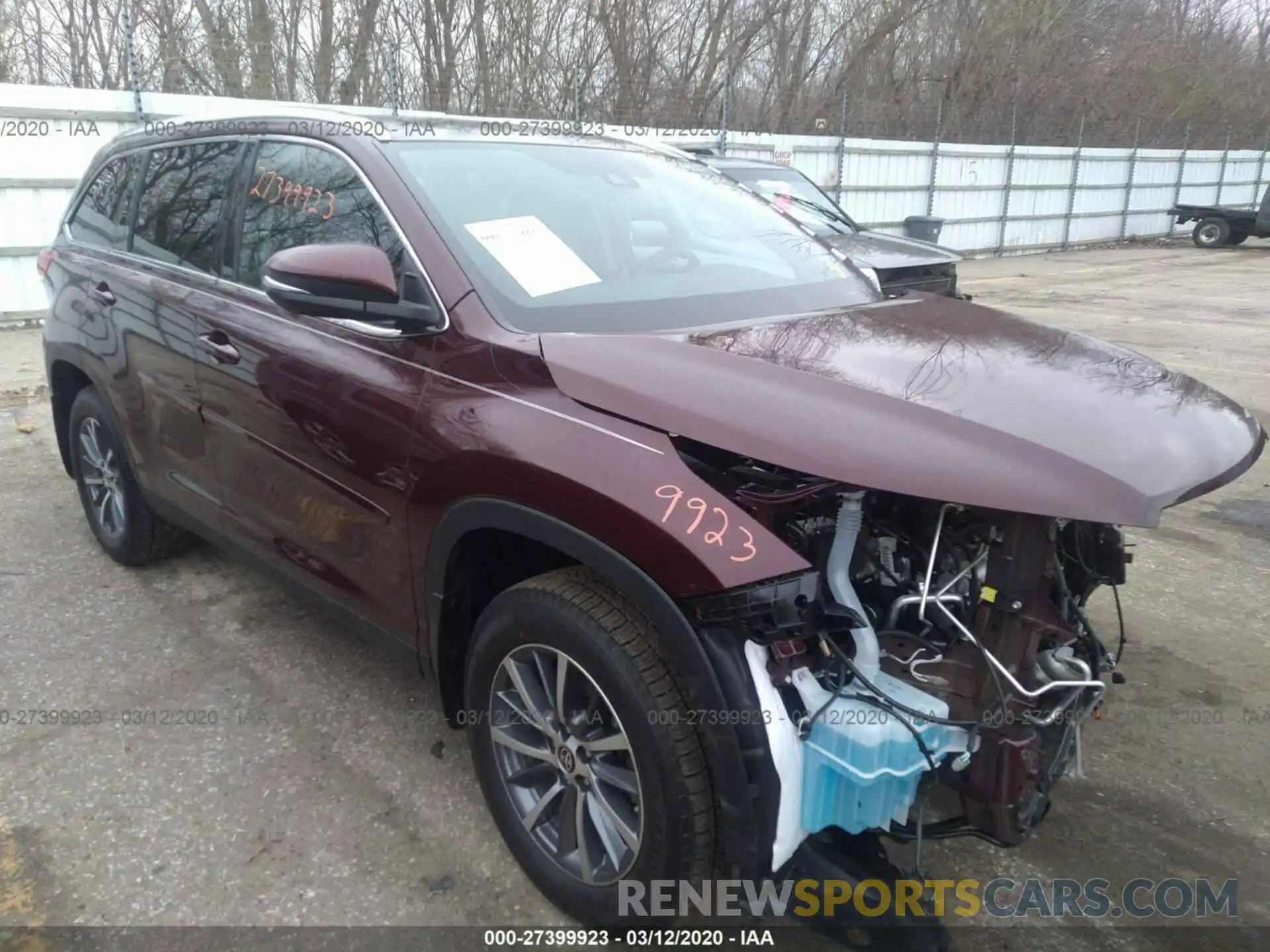 1 Photograph of a damaged car 5TDJZRFH0KS744810 TOYOTA HIGHLANDER 2019