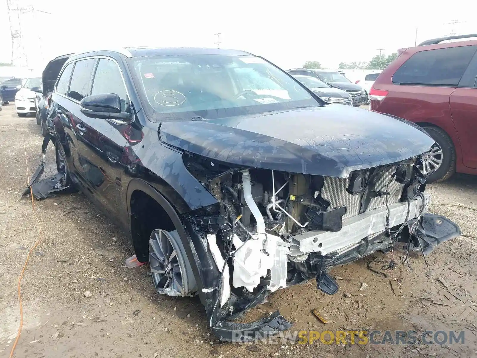 1 Photograph of a damaged car 5TDJZRFH0KS917953 TOYOTA HIGHLANDER 2019