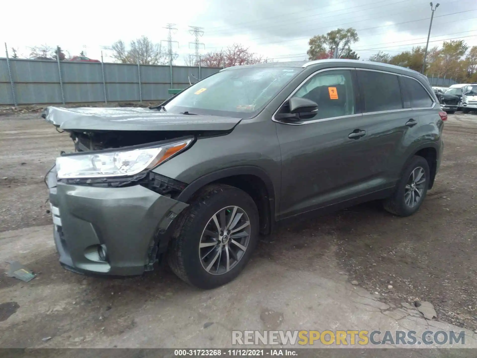 2 Photograph of a damaged car 5TDJZRFH0KS918794 TOYOTA HIGHLANDER 2019