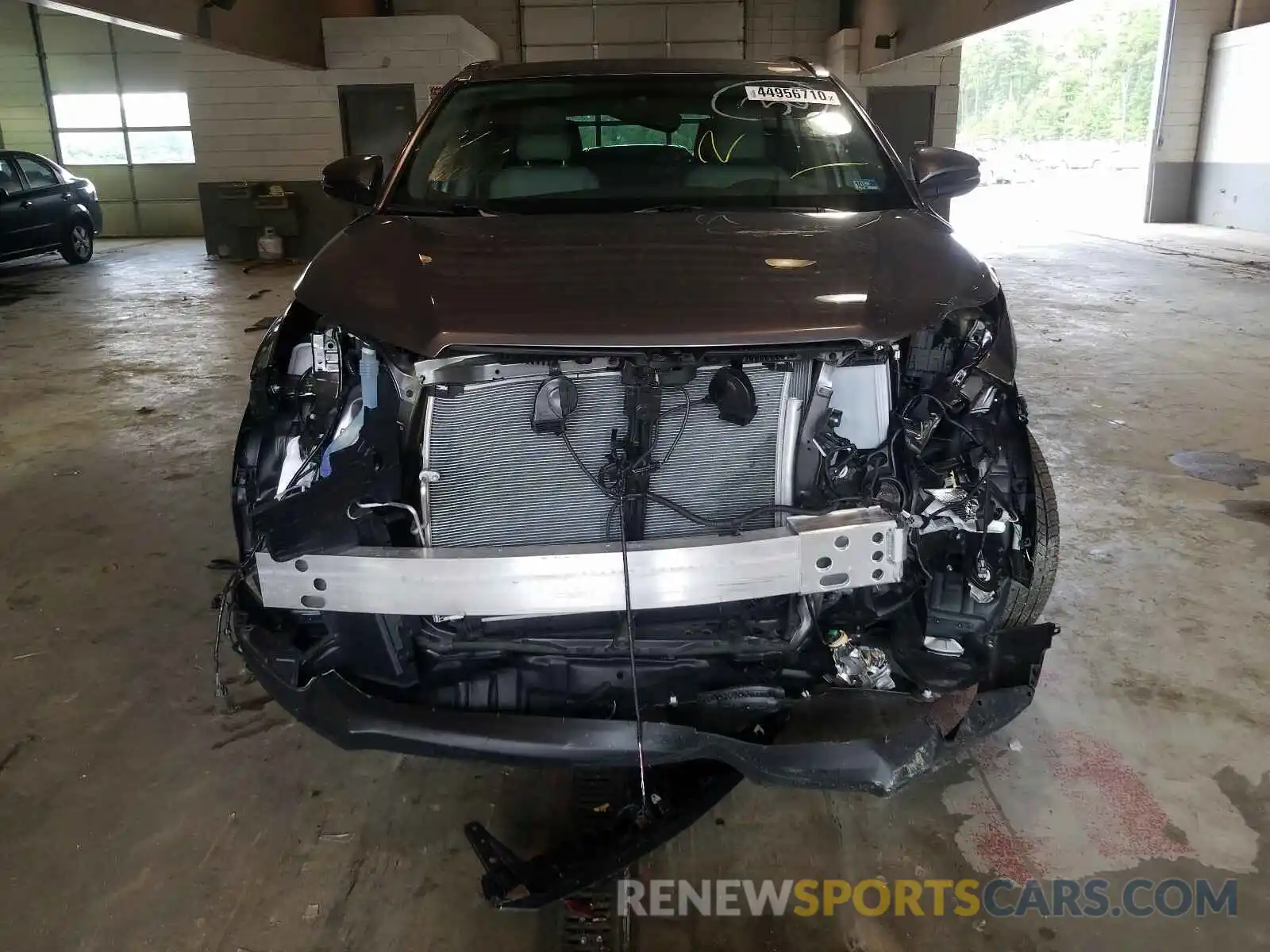 9 Photograph of a damaged car 5TDJZRFH0KS925969 TOYOTA HIGHLANDER 2019