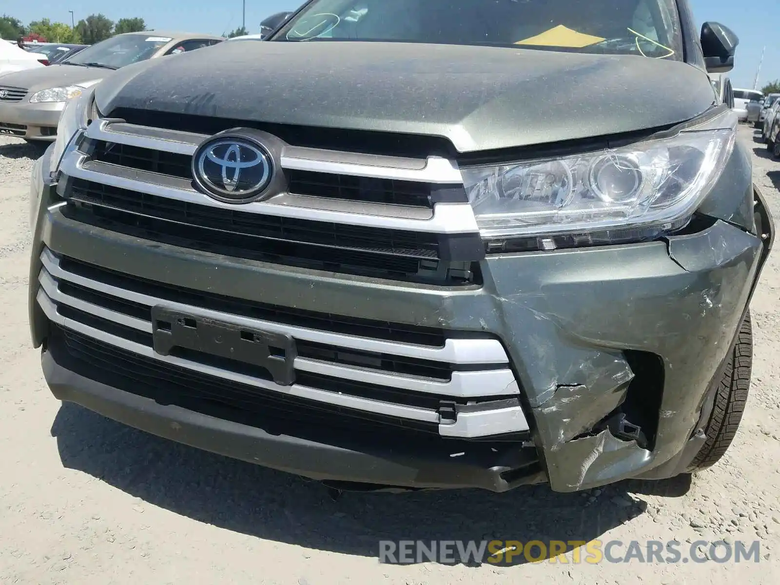 9 Photograph of a damaged car 5TDJZRFH0KS926426 TOYOTA HIGHLANDER 2019