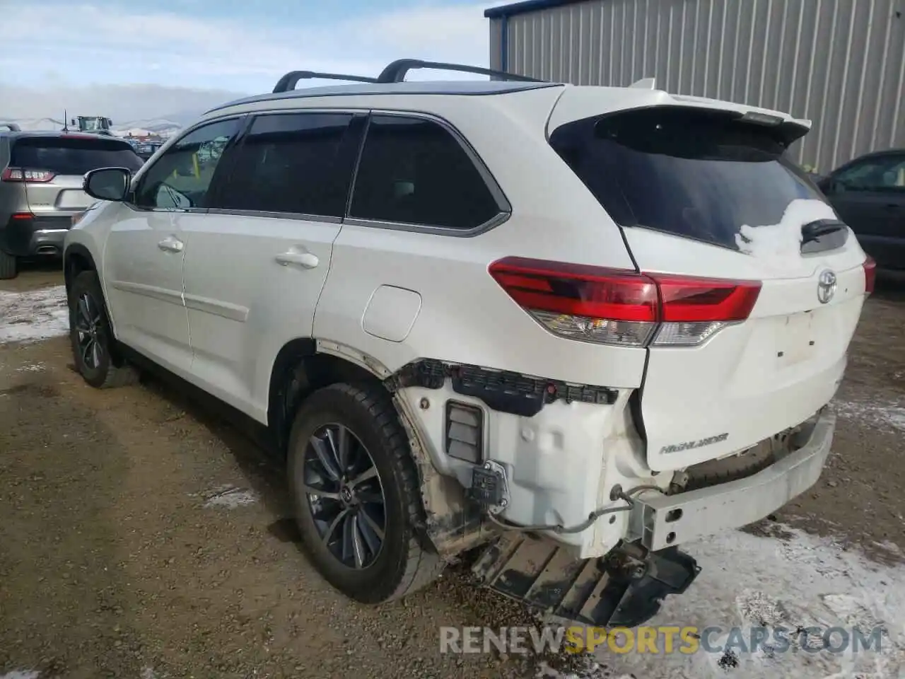 3 Photograph of a damaged car 5TDJZRFH0KS929066 TOYOTA HIGHLANDER 2019