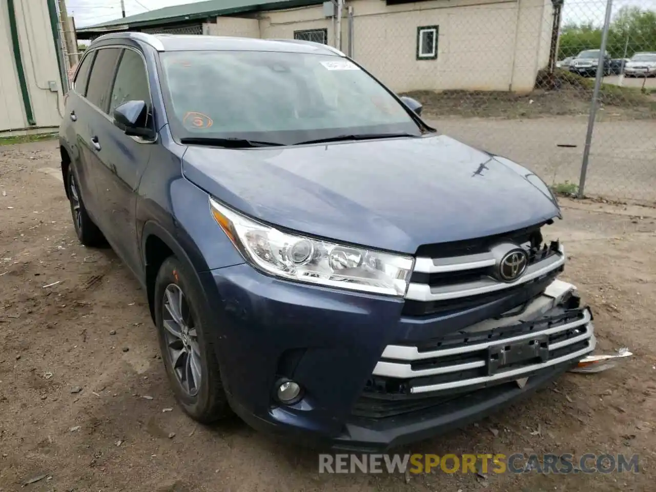 1 Photograph of a damaged car 5TDJZRFH0KS931304 TOYOTA HIGHLANDER 2019