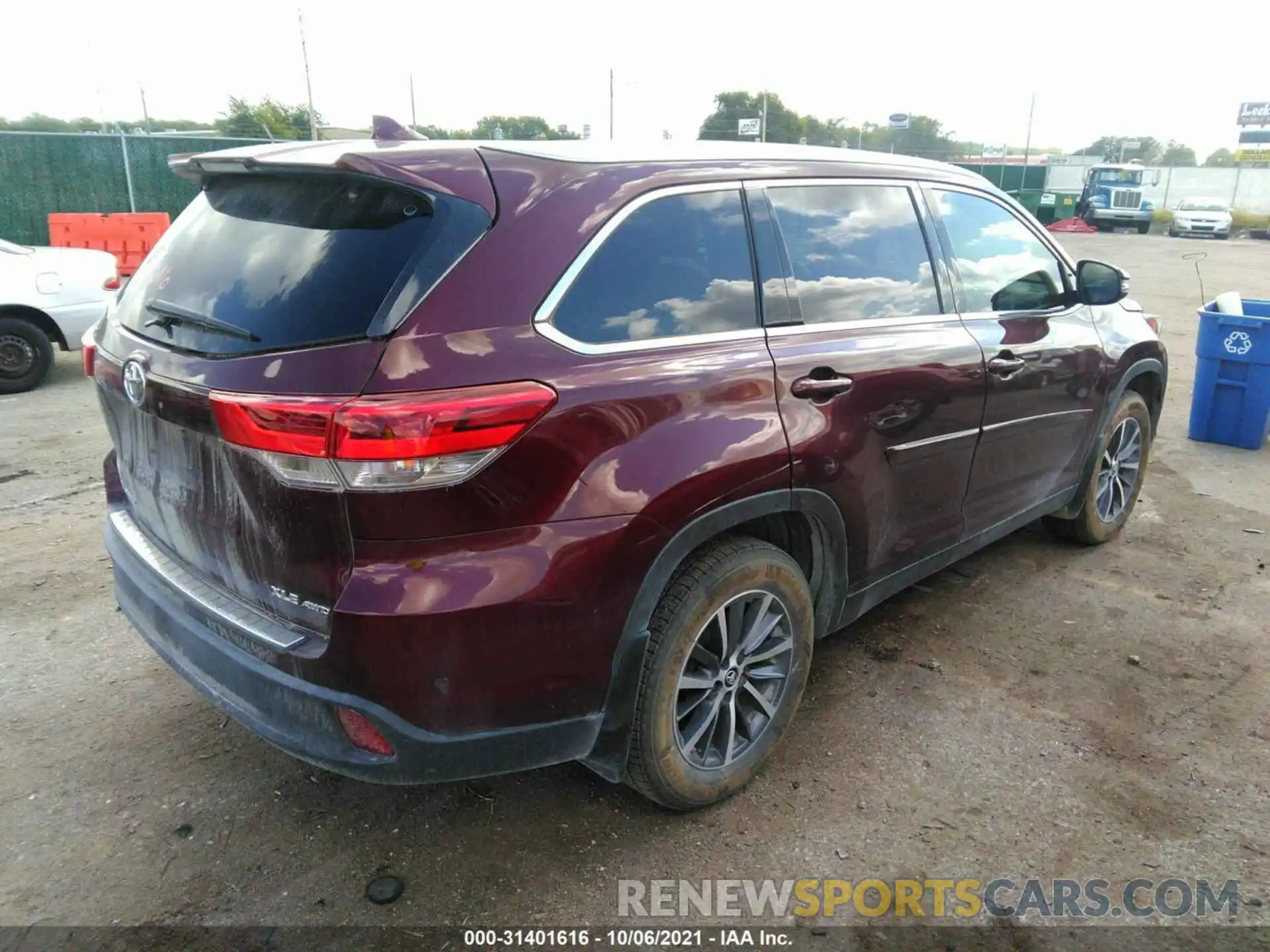 4 Фотография поврежденного автомобиля 5TDJZRFH0KS931951 TOYOTA HIGHLANDER 2019