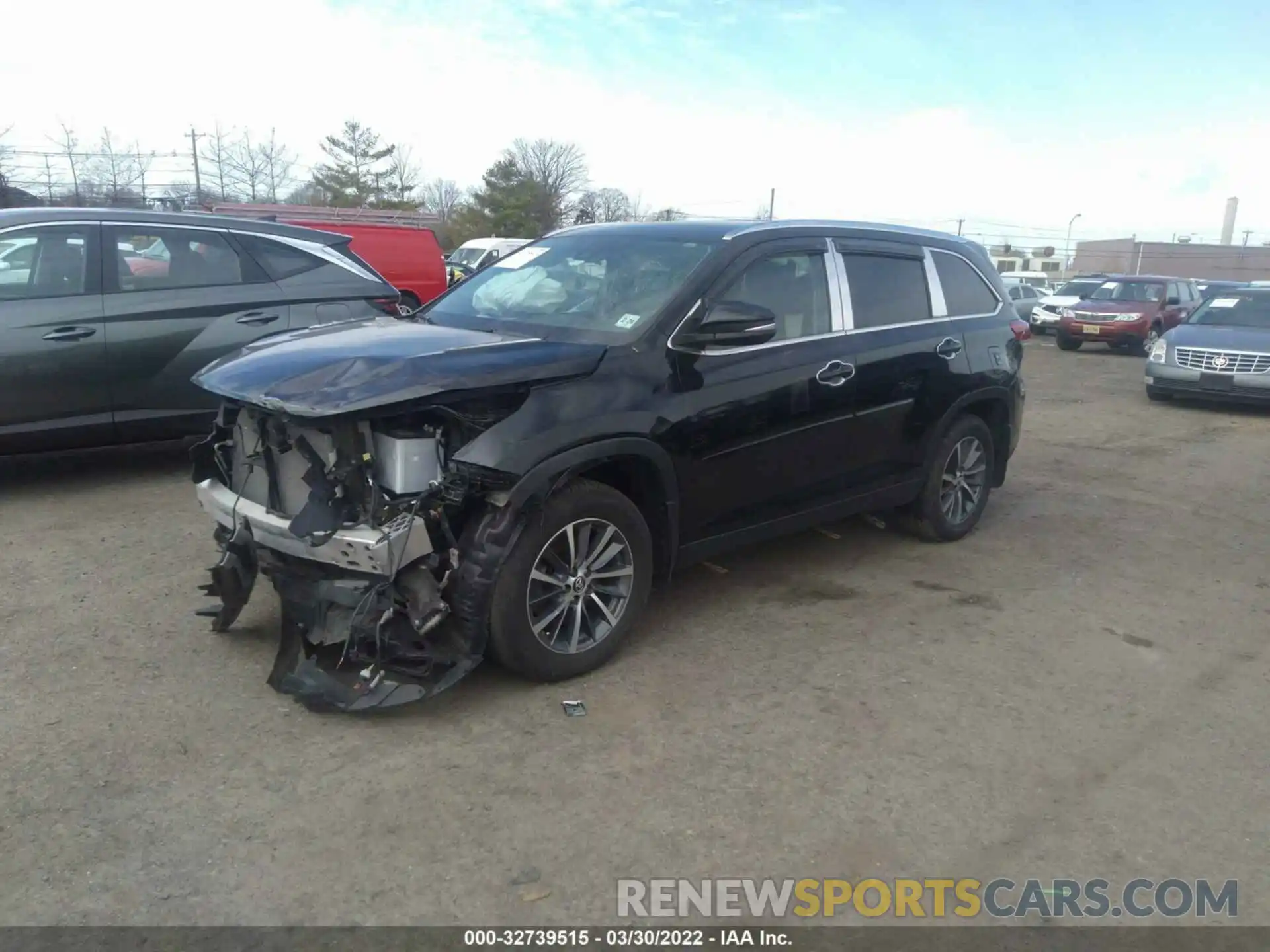 2 Photograph of a damaged car 5TDJZRFH0KS934025 TOYOTA HIGHLANDER 2019