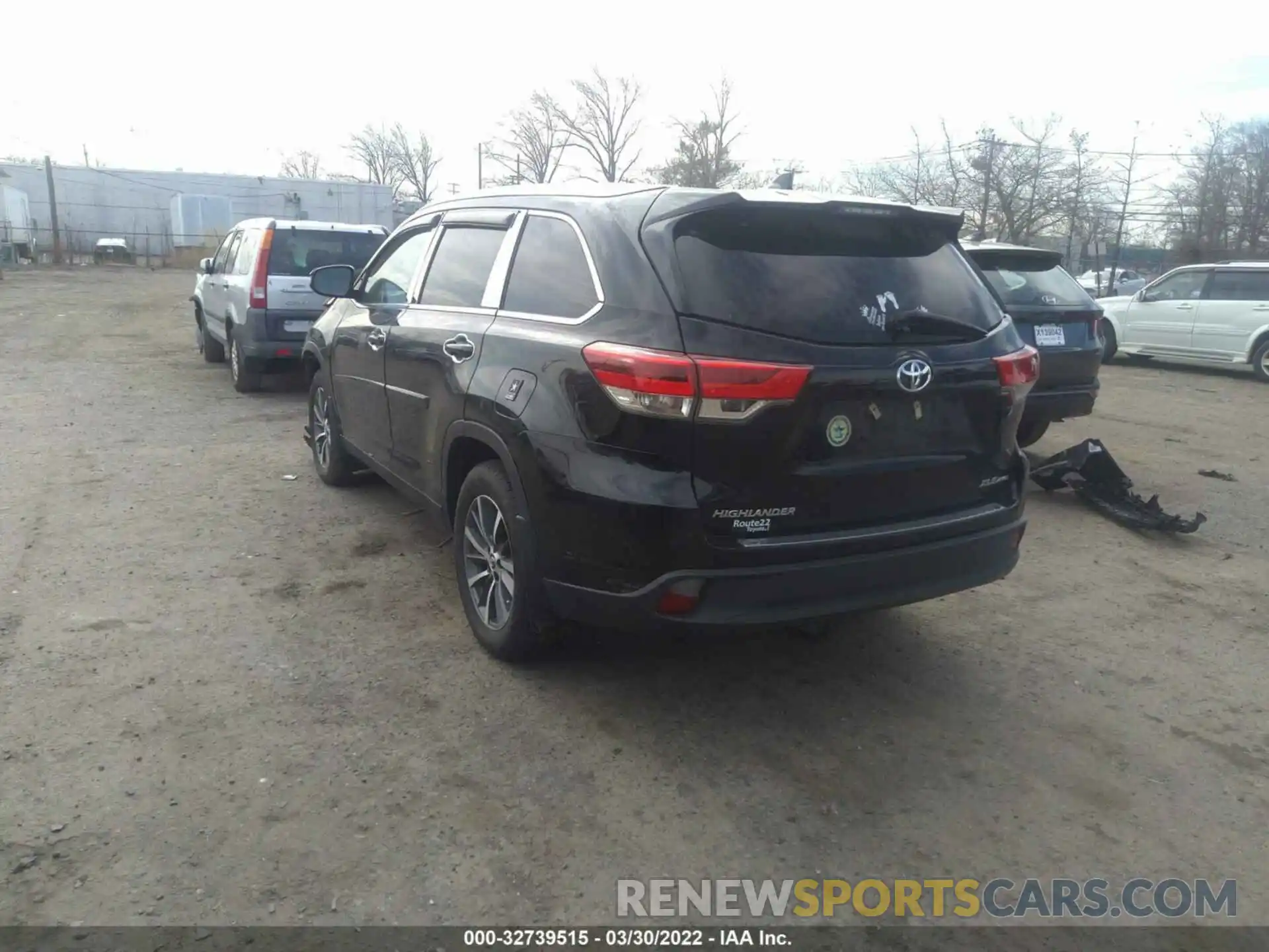 3 Photograph of a damaged car 5TDJZRFH0KS934025 TOYOTA HIGHLANDER 2019