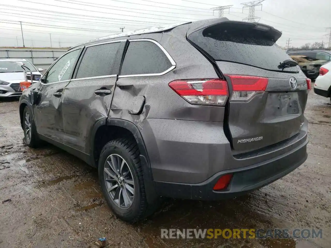 3 Photograph of a damaged car 5TDJZRFH0KS936759 TOYOTA HIGHLANDER 2019