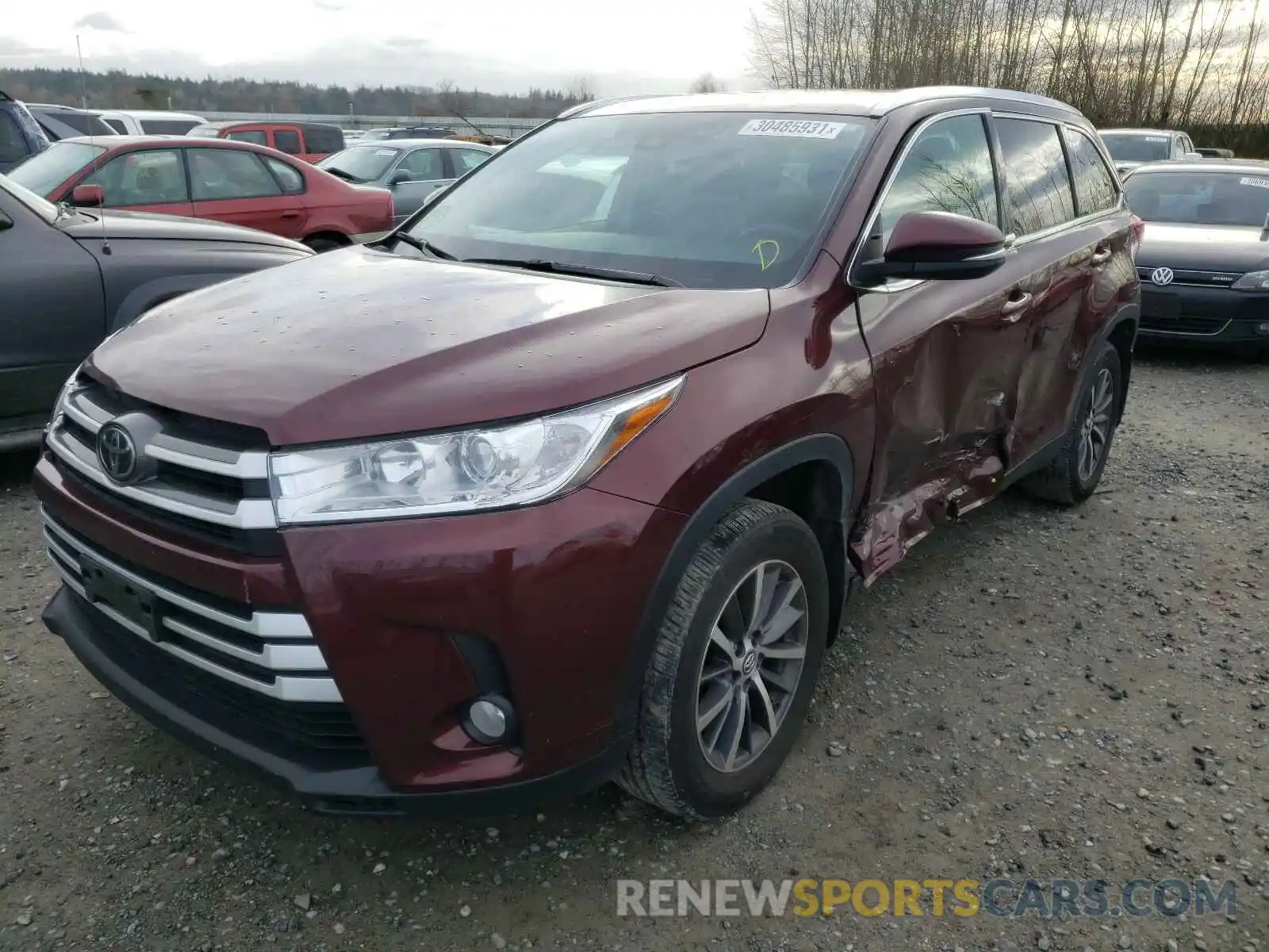 2 Photograph of a damaged car 5TDJZRFH0KS940312 TOYOTA HIGHLANDER 2019