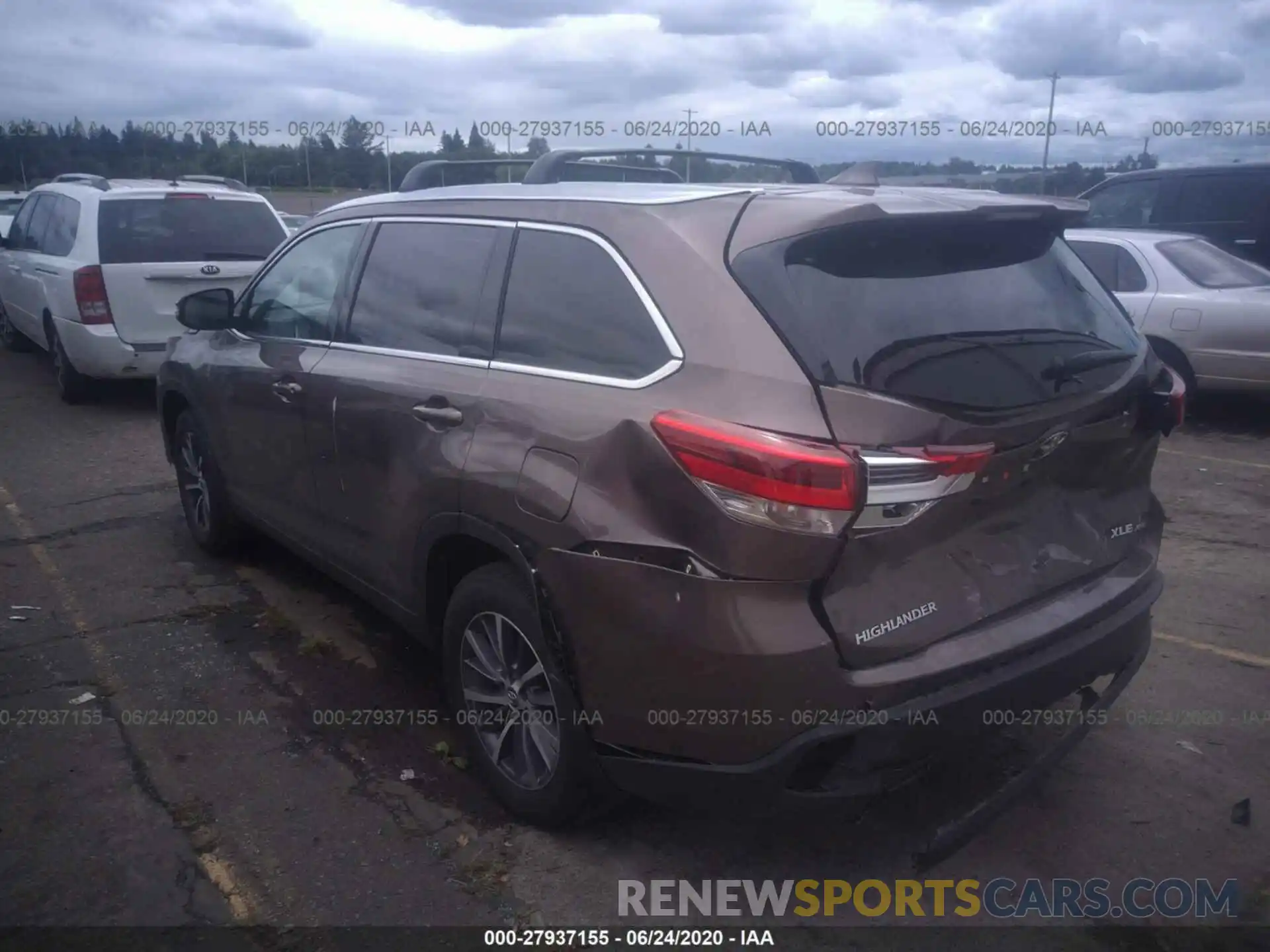 3 Photograph of a damaged car 5TDJZRFH0KS942612 TOYOTA HIGHLANDER 2019