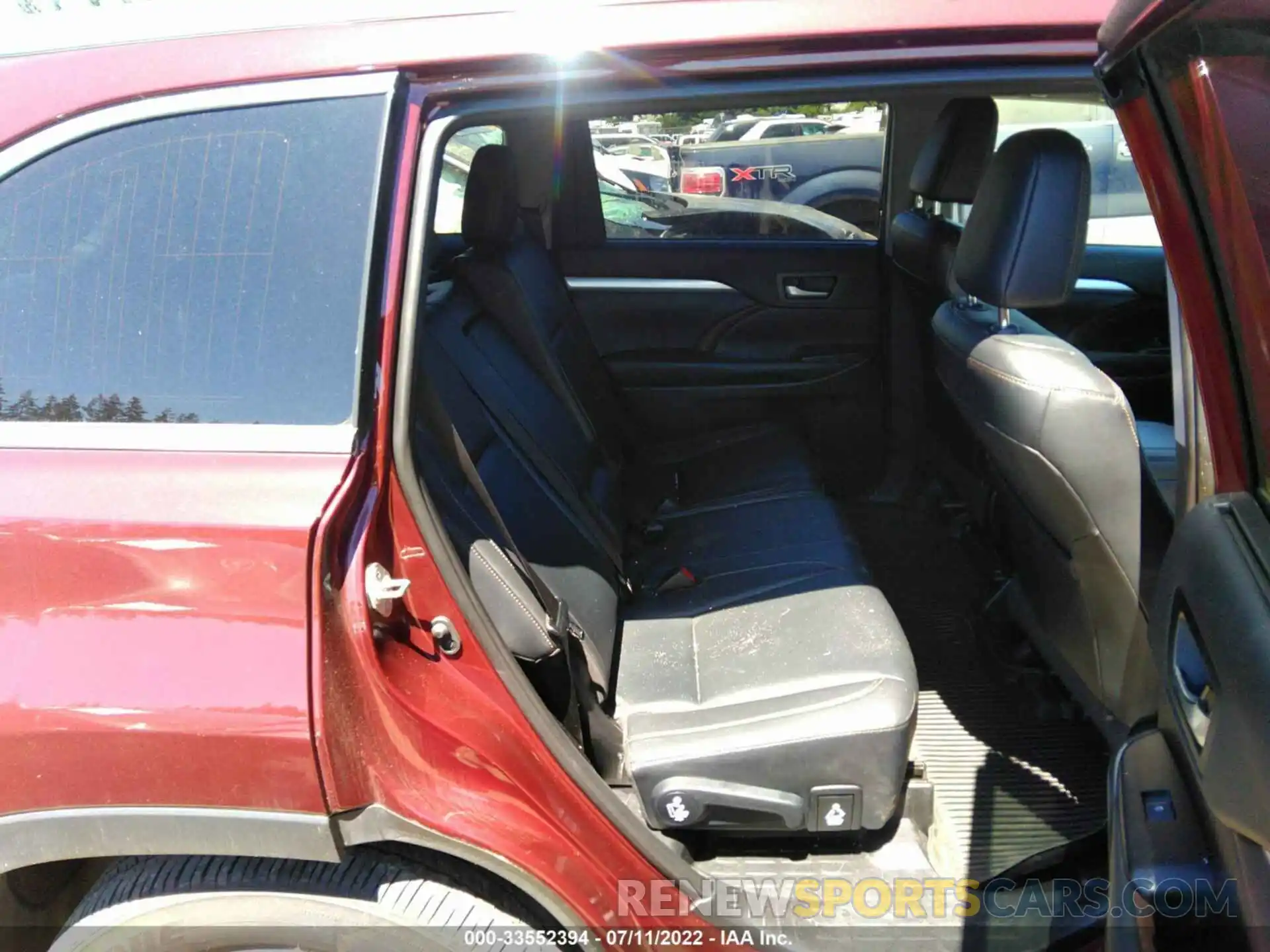 8 Фотография поврежденного автомобиля 5TDJZRFH0KS944117 TOYOTA HIGHLANDER 2019