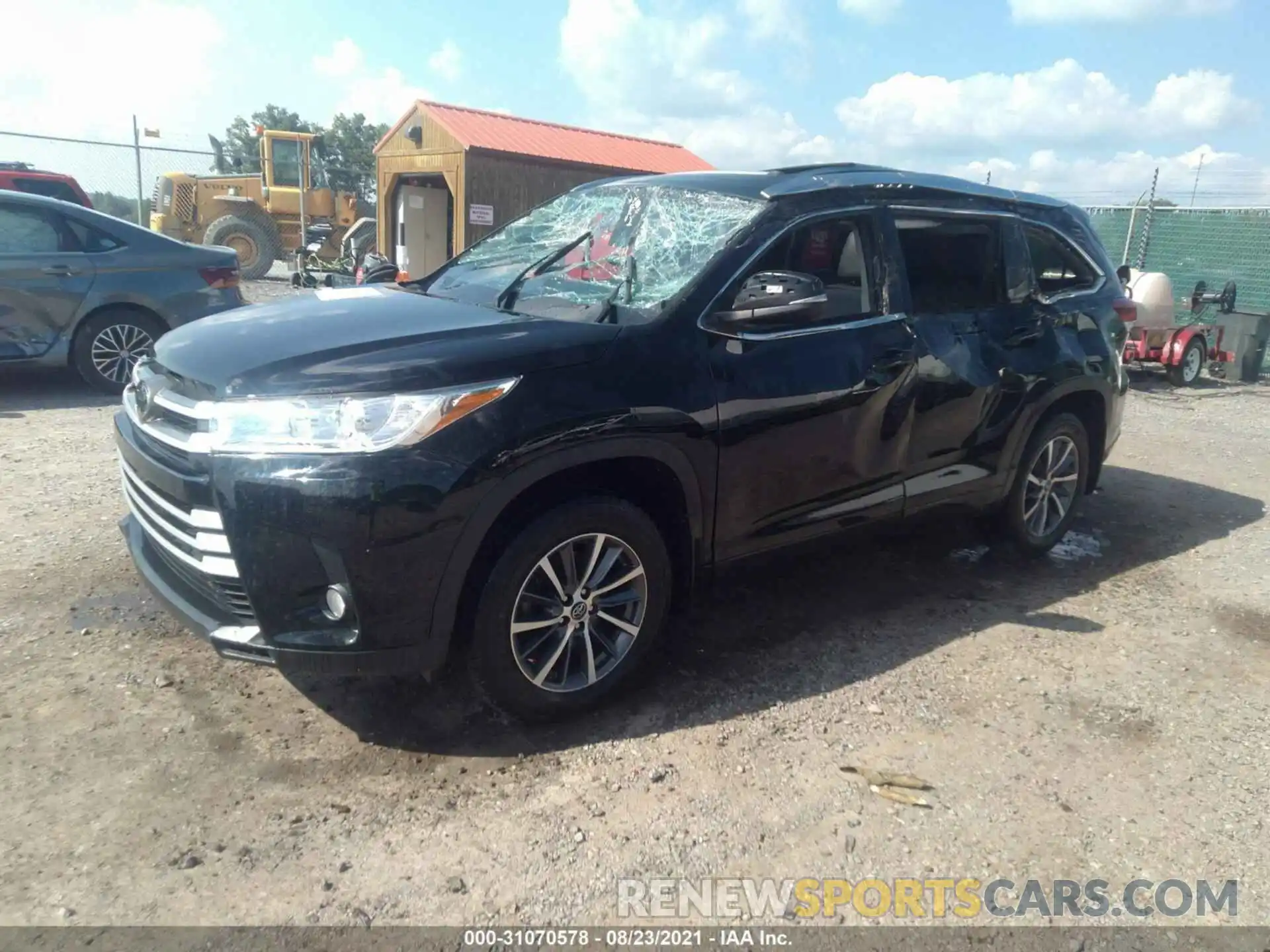 2 Photograph of a damaged car 5TDJZRFH0KS945039 TOYOTA HIGHLANDER 2019