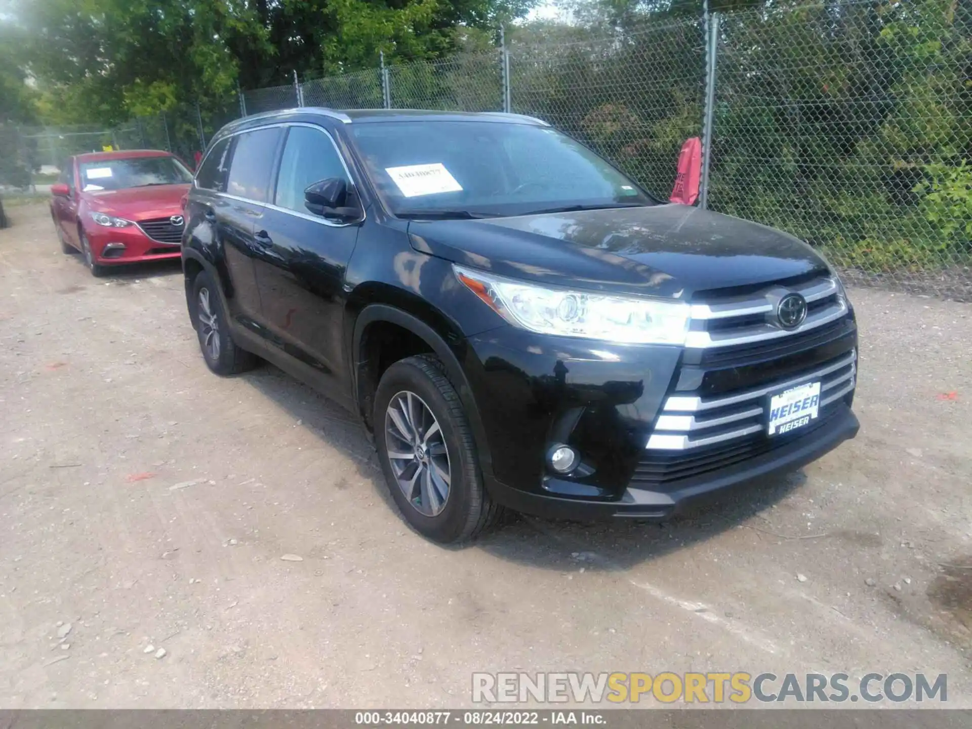 1 Фотография поврежденного автомобиля 5TDJZRFH0KS950287 TOYOTA HIGHLANDER 2019