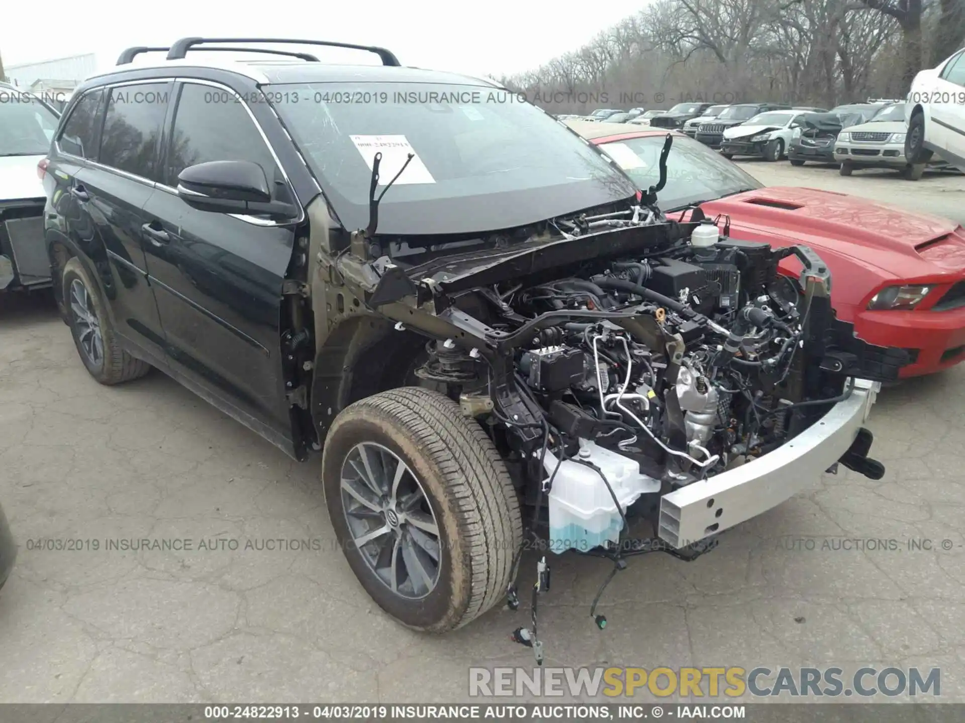 1 Photograph of a damaged car 5TDJZRFH0KS958079 TOYOTA HIGHLANDER 2019