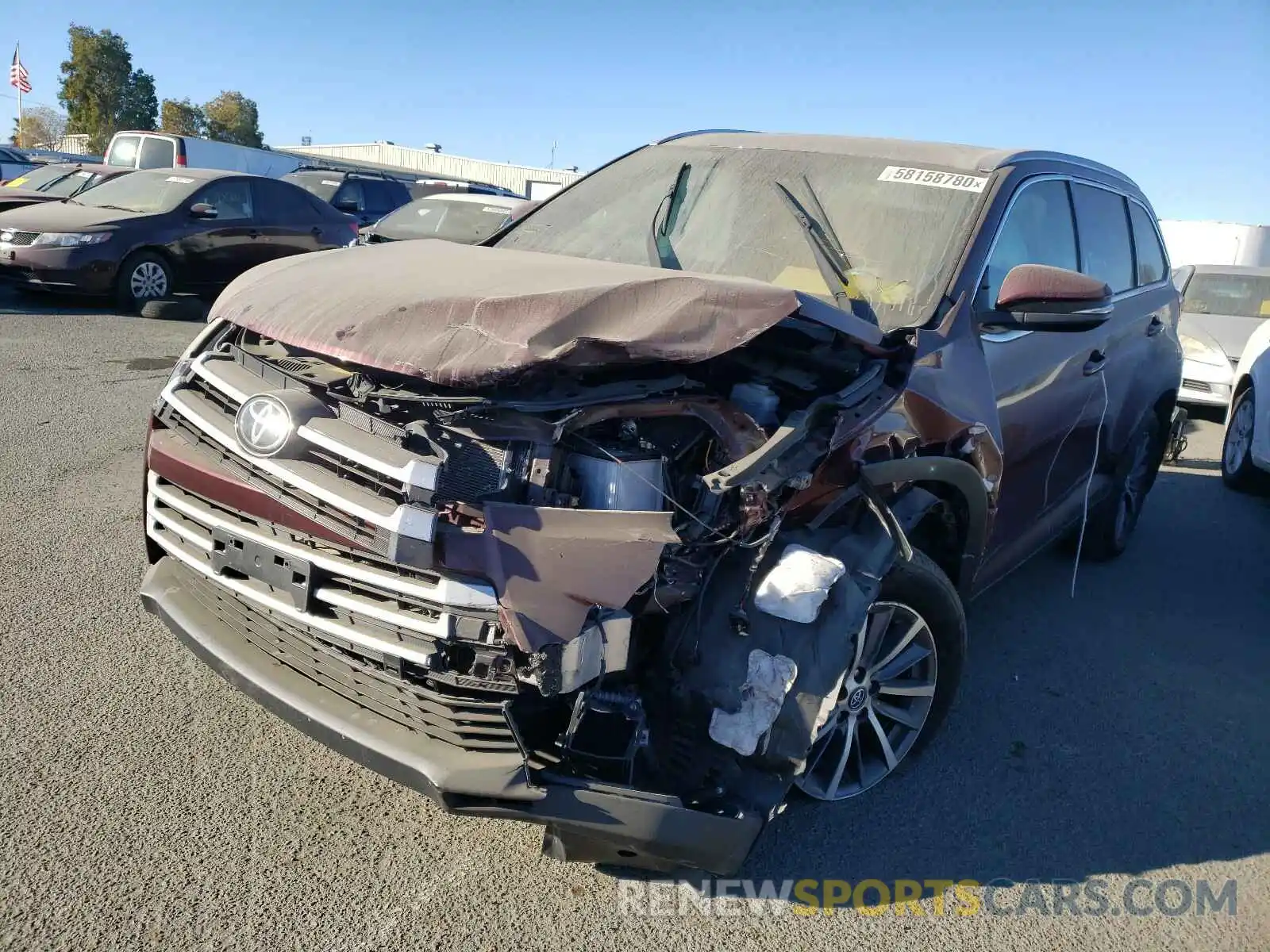 2 Photograph of a damaged car 5TDJZRFH0KS981345 TOYOTA HIGHLANDER 2019