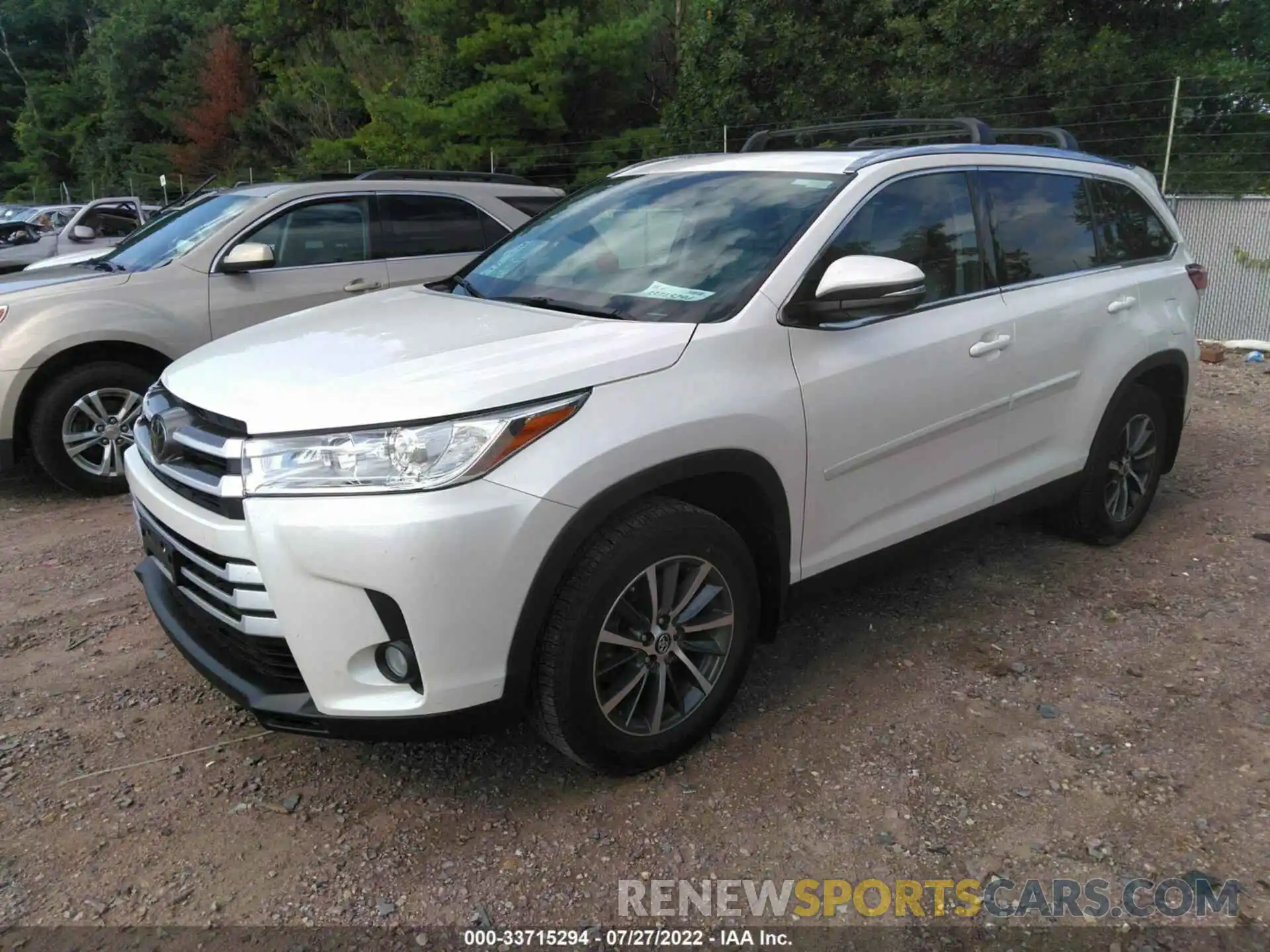 2 Photograph of a damaged car 5TDJZRFH0KS997805 TOYOTA HIGHLANDER 2019