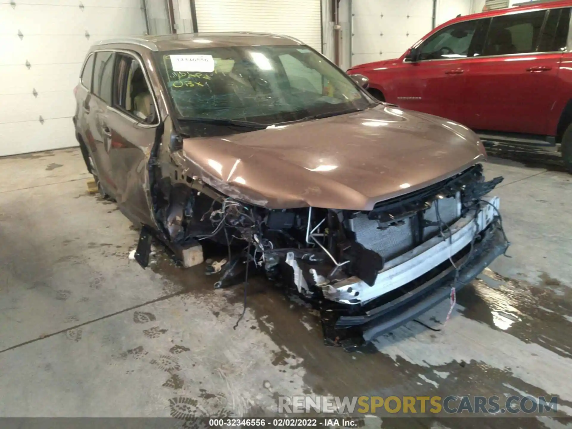 6 Photograph of a damaged car 5TDJZRFH0KS999702 TOYOTA HIGHLANDER 2019