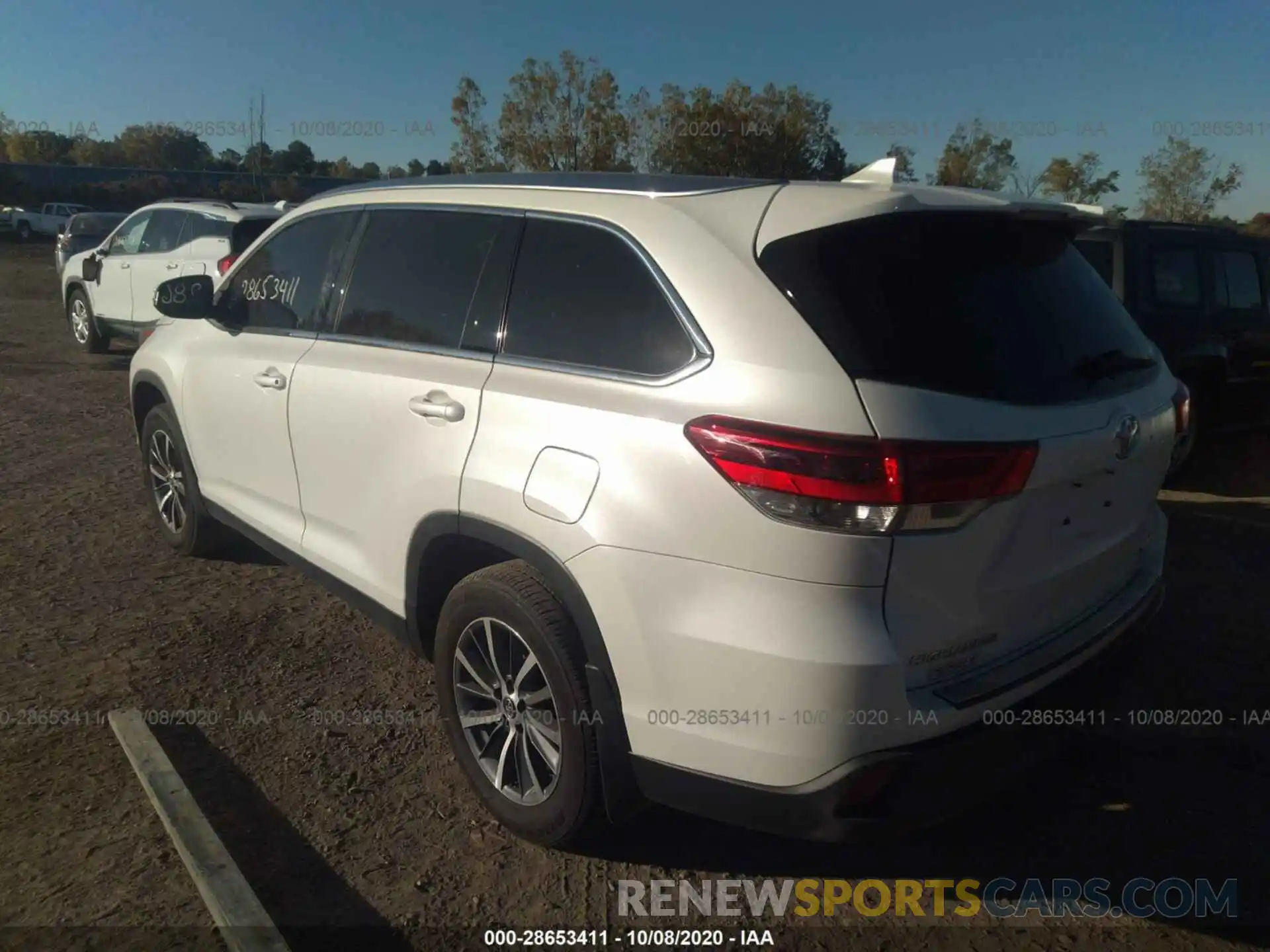 3 Фотография поврежденного автомобиля 5TDJZRFH1KS562985 TOYOTA HIGHLANDER 2019