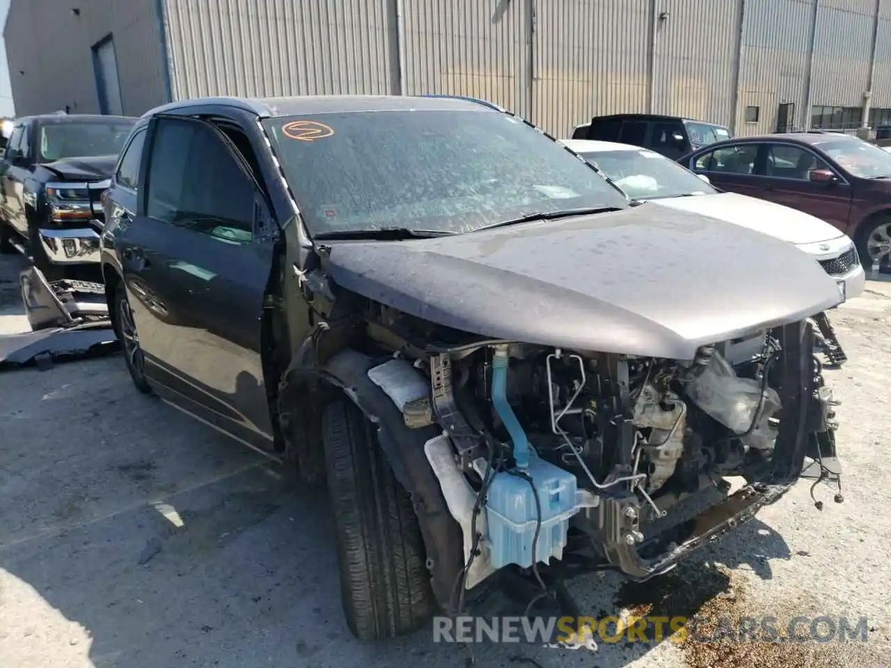 1 Photograph of a damaged car 5TDJZRFH1KS563263 TOYOTA HIGHLANDER 2019