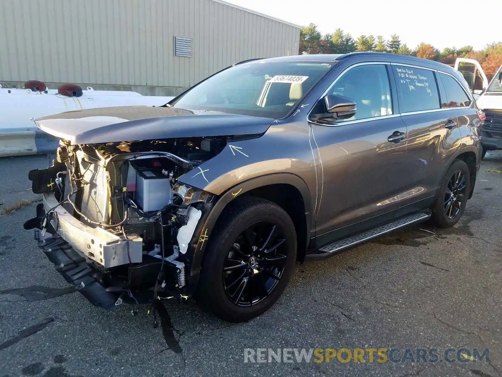 2 Photograph of a damaged car 5TDJZRFH1KS565367 TOYOTA HIGHLANDER 2019