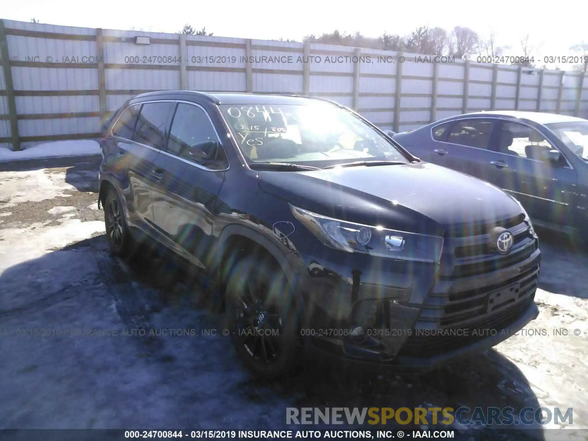 1 Photograph of a damaged car 5TDJZRFH1KS567426 TOYOTA HIGHLANDER 2019