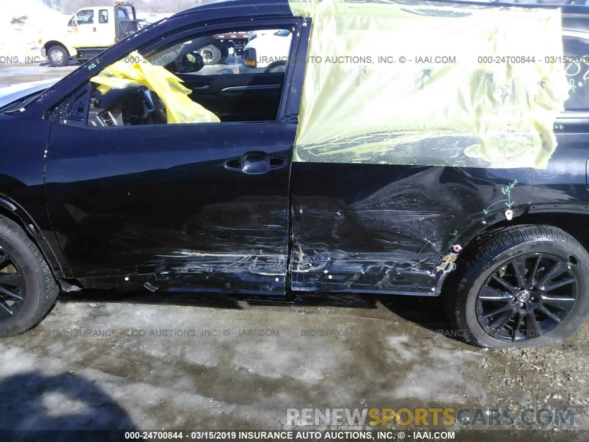 6 Photograph of a damaged car 5TDJZRFH1KS567426 TOYOTA HIGHLANDER 2019