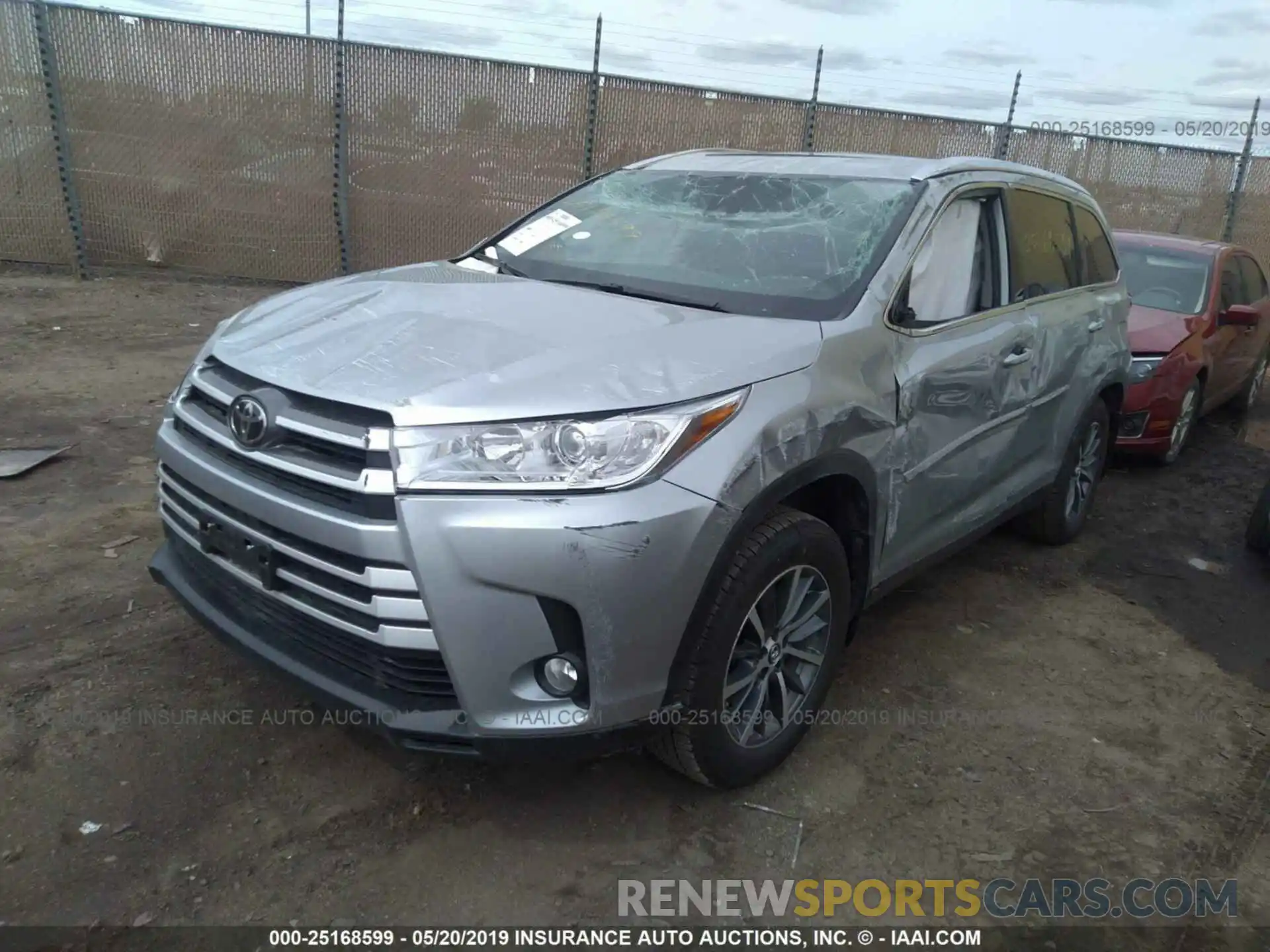 2 Photograph of a damaged car 5TDJZRFH1KS571220 TOYOTA HIGHLANDER 2019