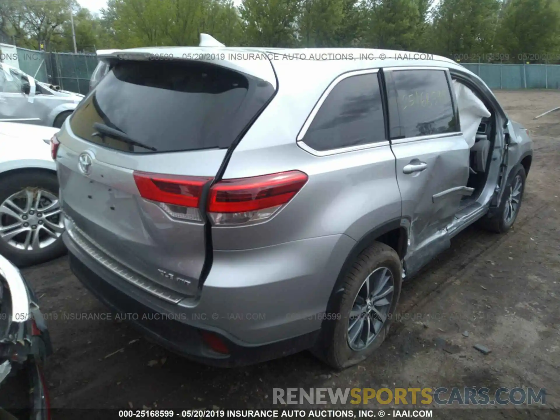 4 Фотография поврежденного автомобиля 5TDJZRFH1KS571220 TOYOTA HIGHLANDER 2019