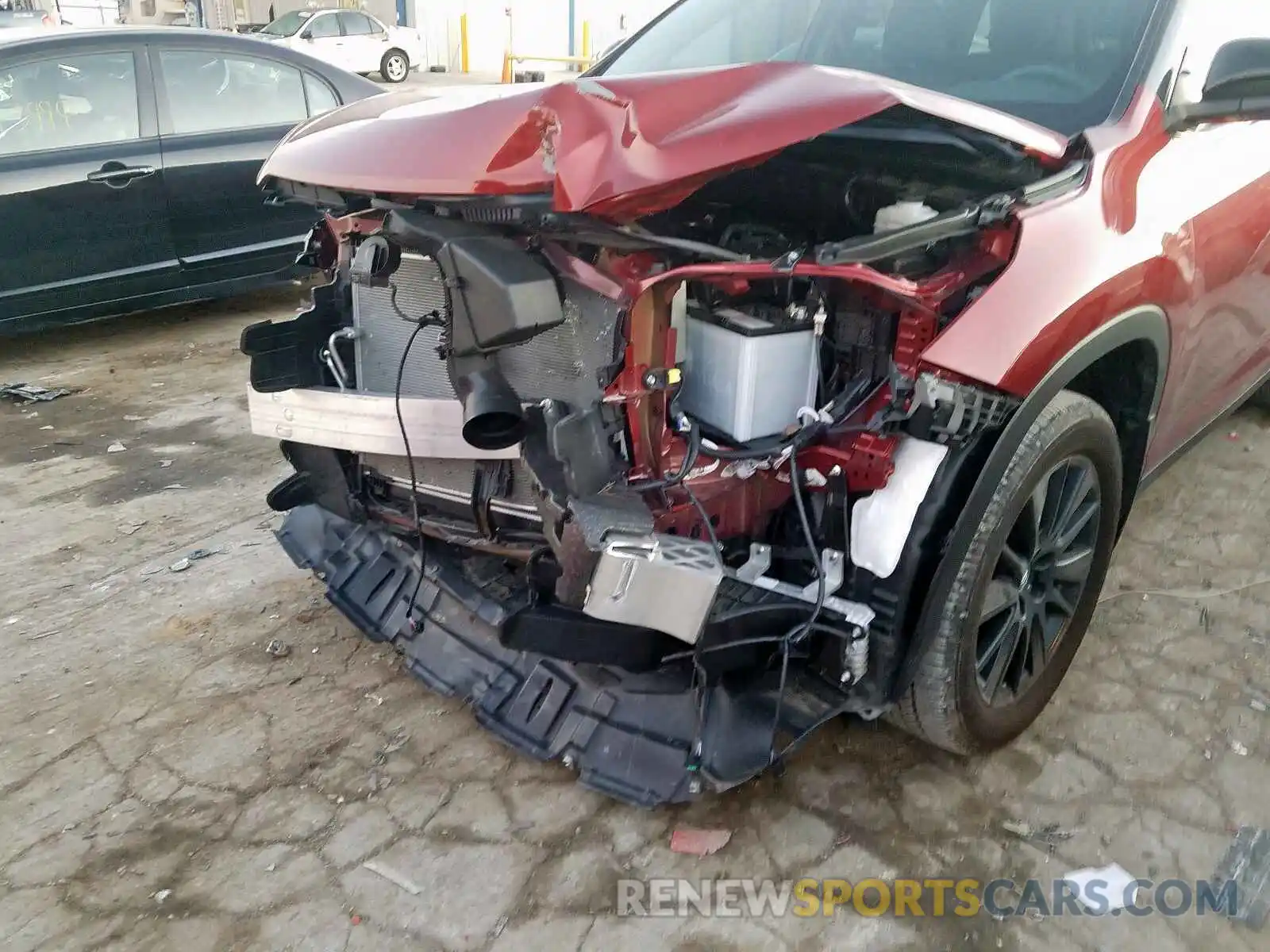 9 Photograph of a damaged car 5TDJZRFH1KS572173 TOYOTA HIGHLANDER 2019