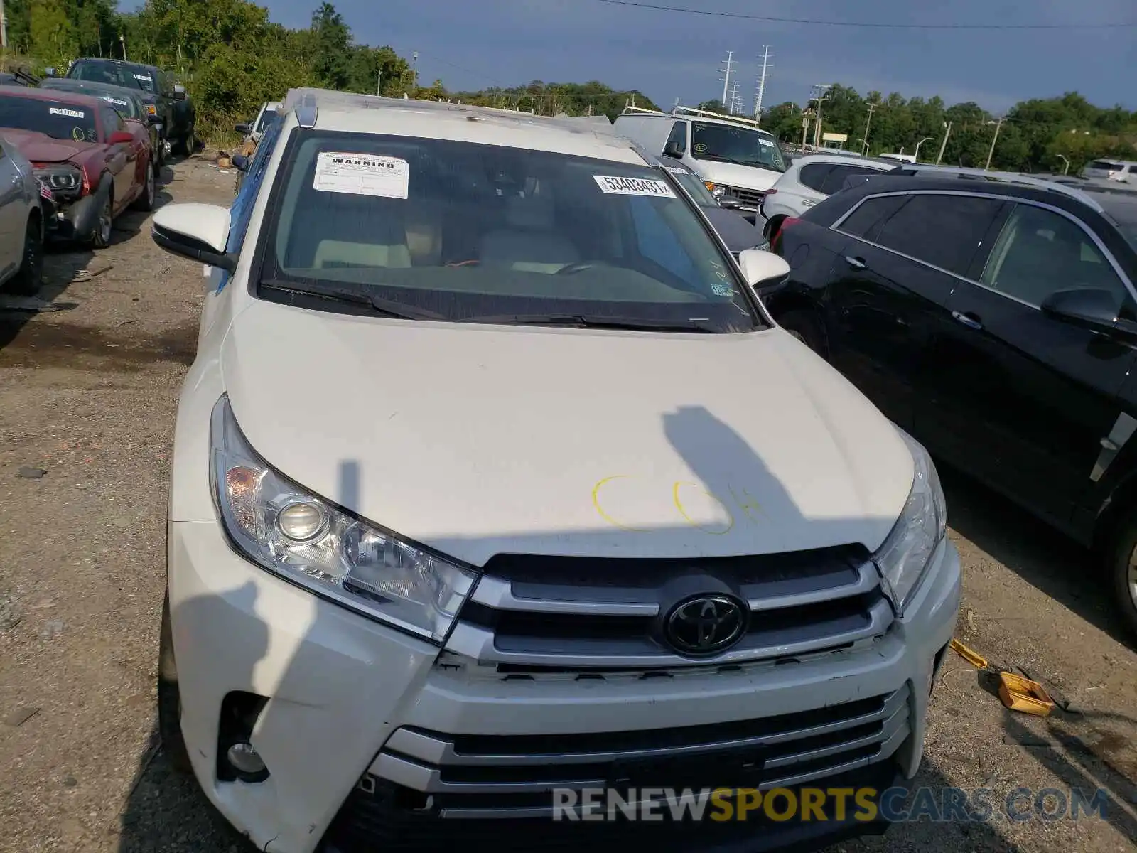 1 Photograph of a damaged car 5TDJZRFH1KS575641 TOYOTA HIGHLANDER 2019