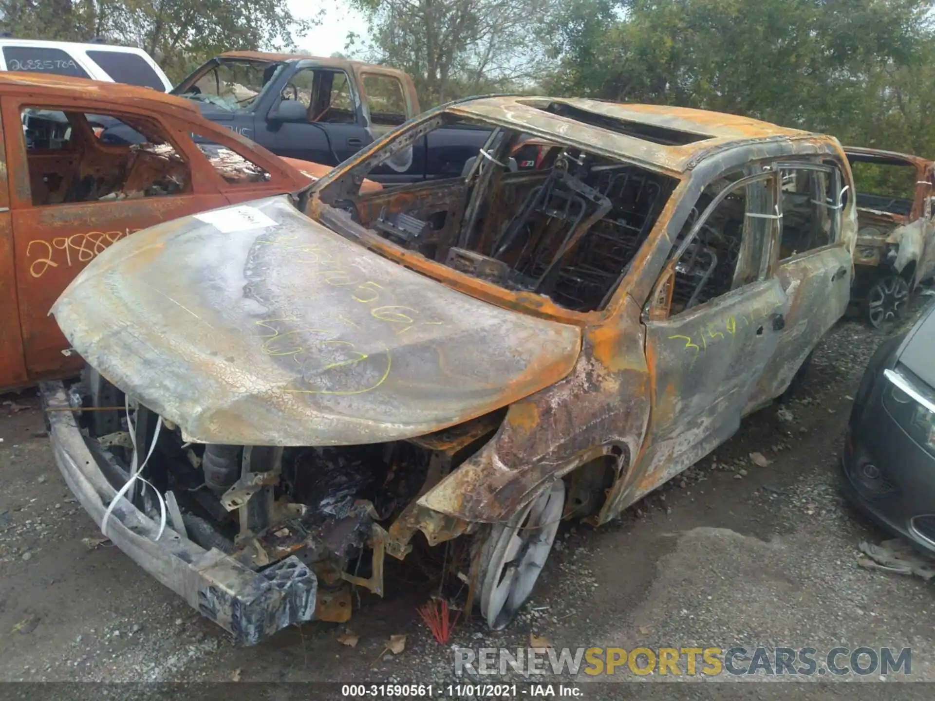 2 Photograph of a damaged car 5TDJZRFH1KS576644 TOYOTA HIGHLANDER 2019