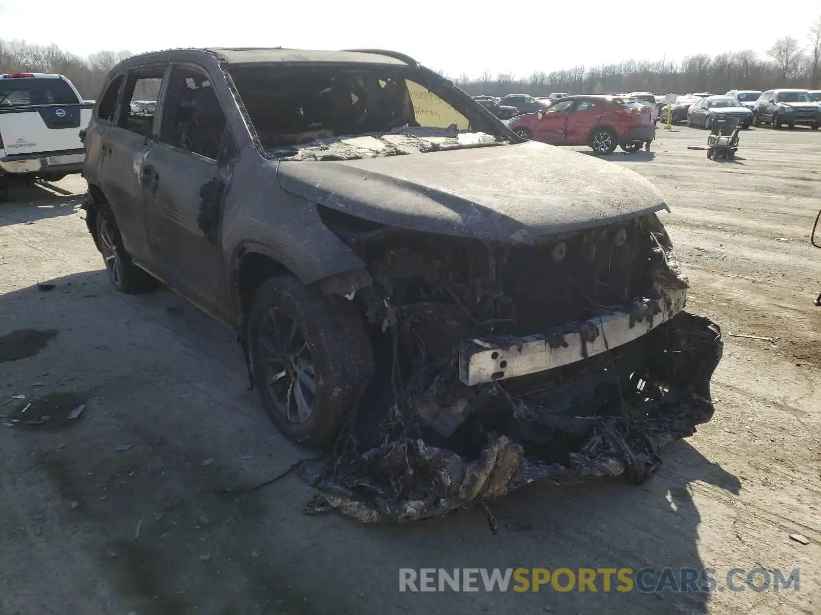 1 Photograph of a damaged car 5TDJZRFH1KS577096 TOYOTA HIGHLANDER 2019