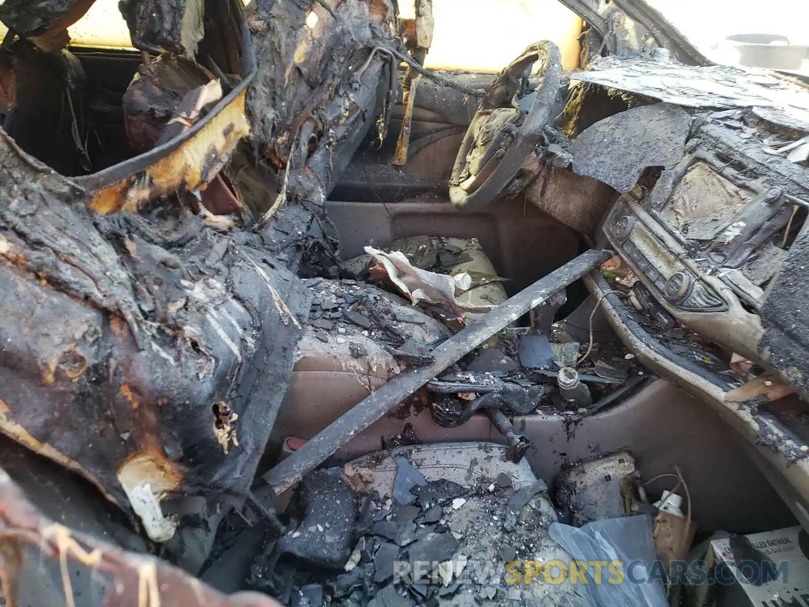 5 Photograph of a damaged car 5TDJZRFH1KS577096 TOYOTA HIGHLANDER 2019