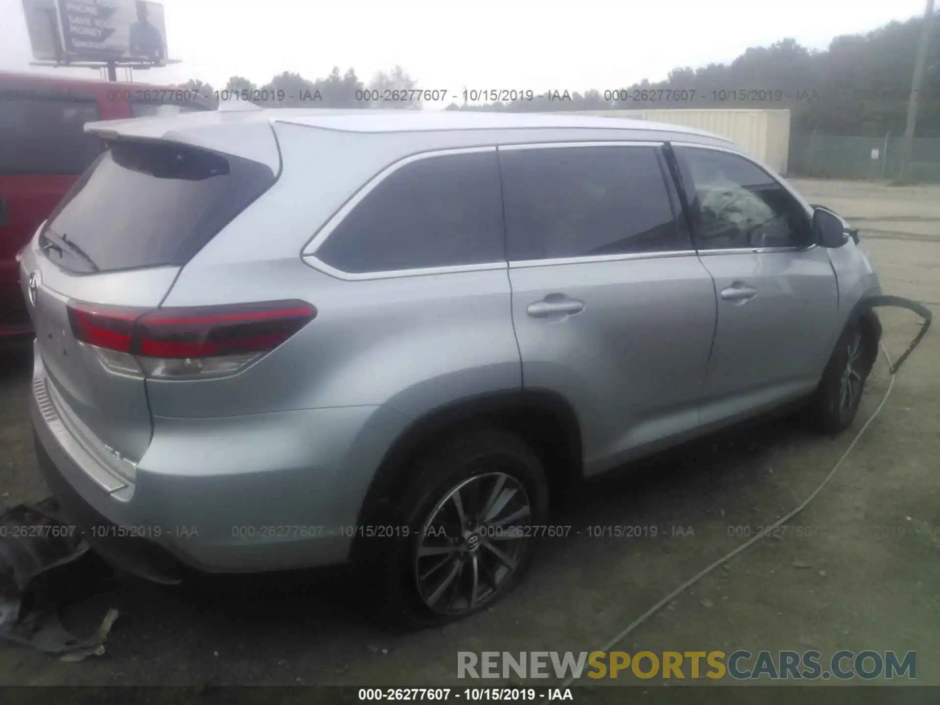 4 Photograph of a damaged car 5TDJZRFH1KS582198 TOYOTA HIGHLANDER 2019