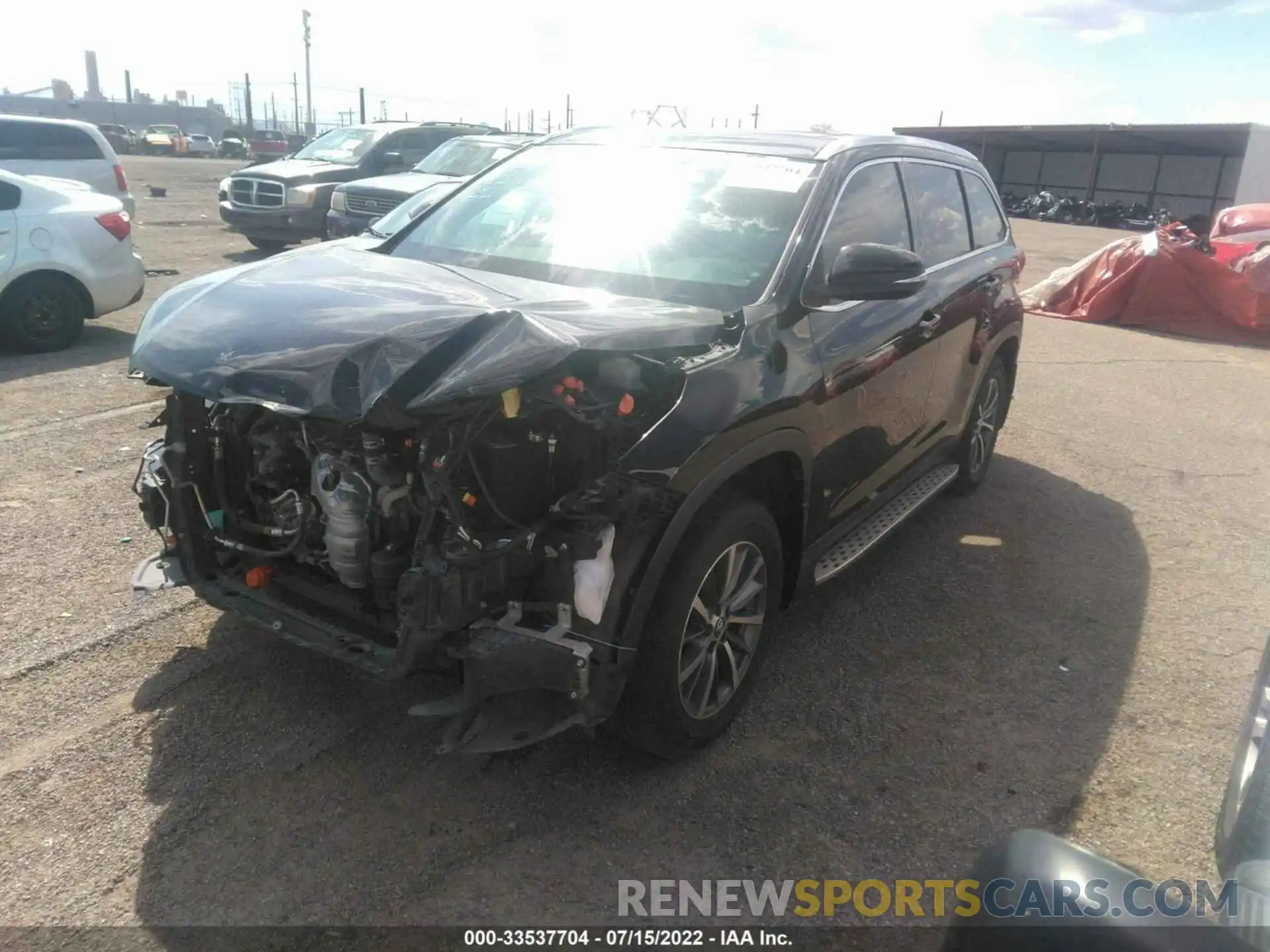 2 Photograph of a damaged car 5TDJZRFH1KS584386 TOYOTA HIGHLANDER 2019