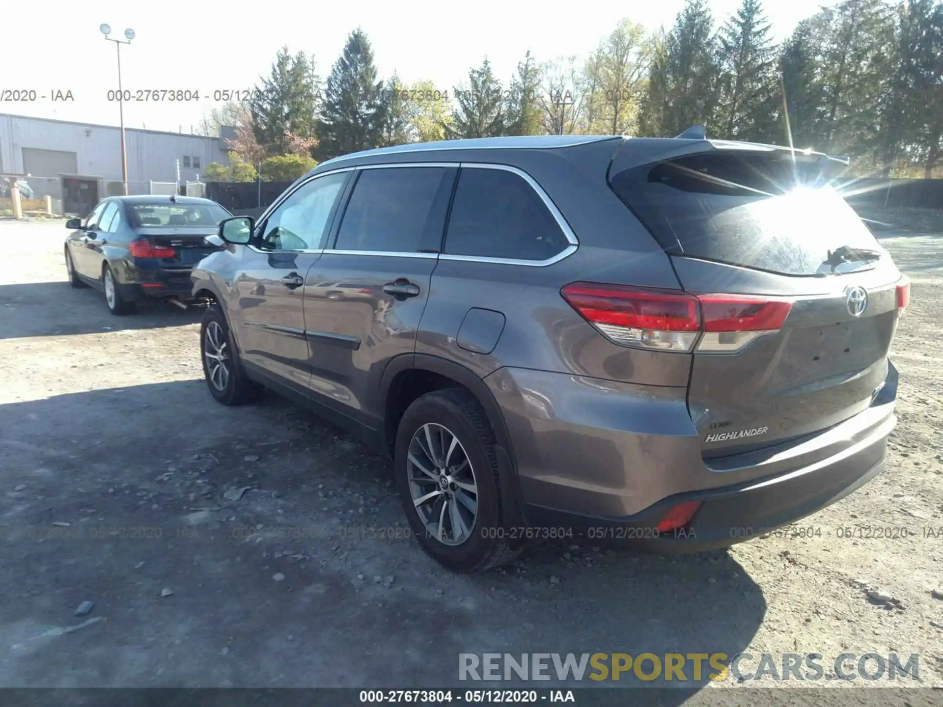 3 Photograph of a damaged car 5TDJZRFH1KS588423 TOYOTA HIGHLANDER 2019