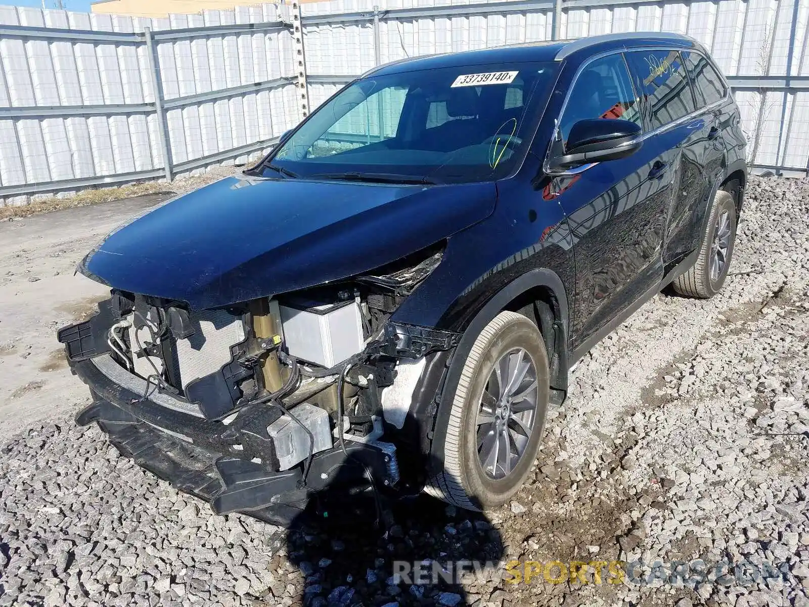 2 Photograph of a damaged car 5TDJZRFH1KS591015 TOYOTA HIGHLANDER 2019