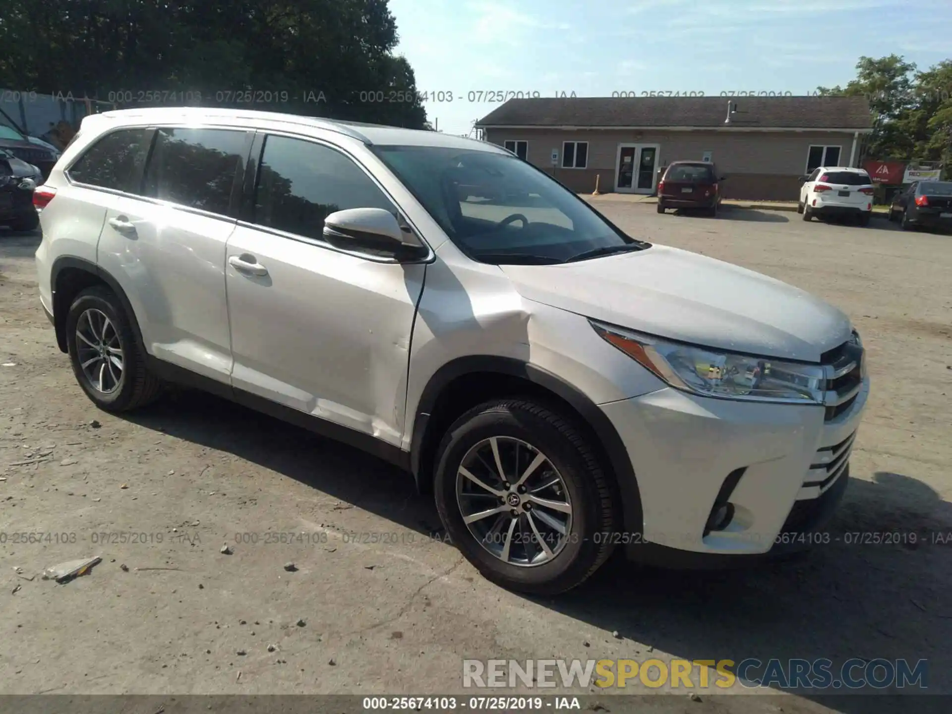 1 Photograph of a damaged car 5TDJZRFH1KS598482 TOYOTA HIGHLANDER 2019