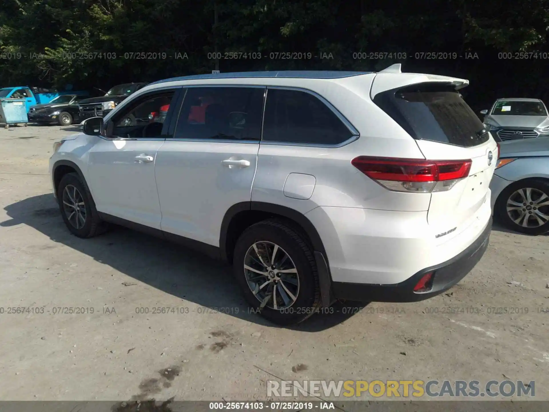 3 Фотография поврежденного автомобиля 5TDJZRFH1KS598482 TOYOTA HIGHLANDER 2019