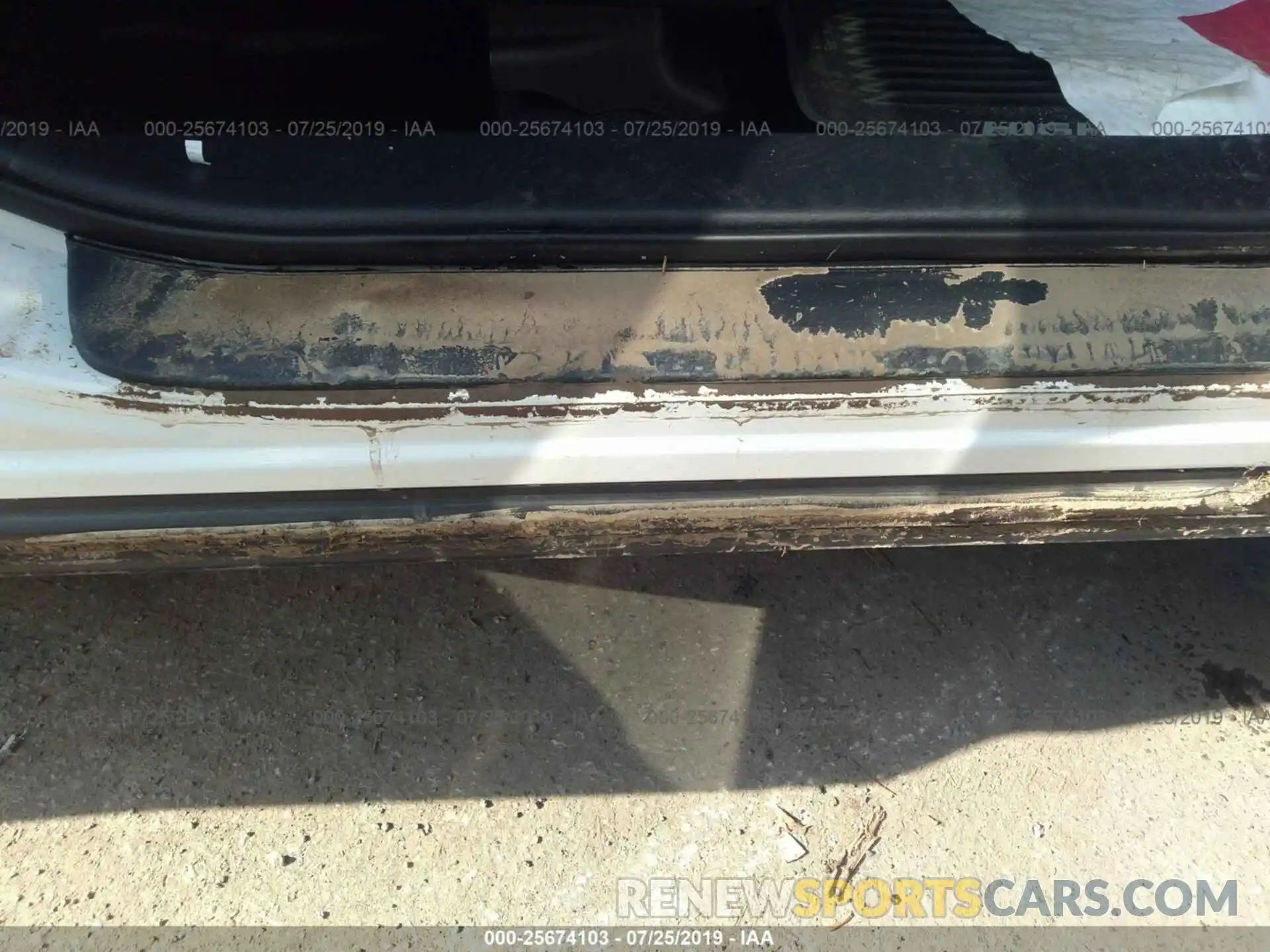 6 Photograph of a damaged car 5TDJZRFH1KS598482 TOYOTA HIGHLANDER 2019