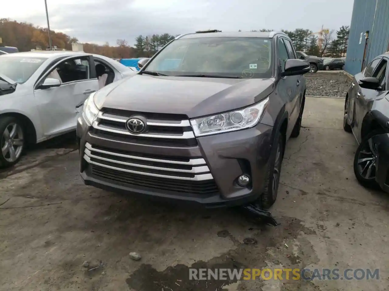 9 Photograph of a damaged car 5TDJZRFH1KS602143 TOYOTA HIGHLANDER 2019