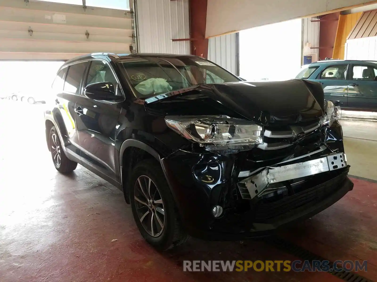 1 Photograph of a damaged car 5TDJZRFH1KS607505 TOYOTA HIGHLANDER 2019