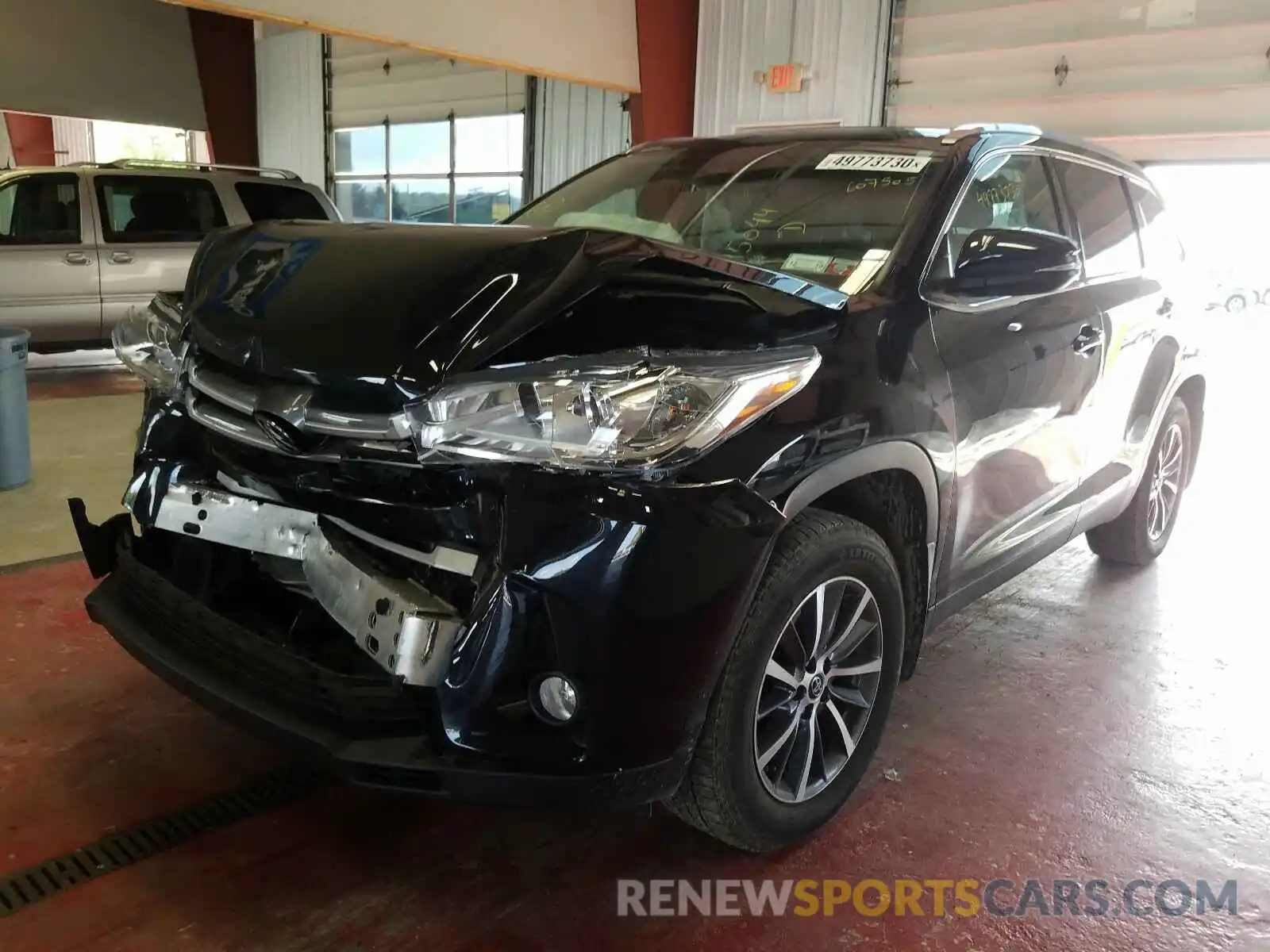 2 Photograph of a damaged car 5TDJZRFH1KS607505 TOYOTA HIGHLANDER 2019