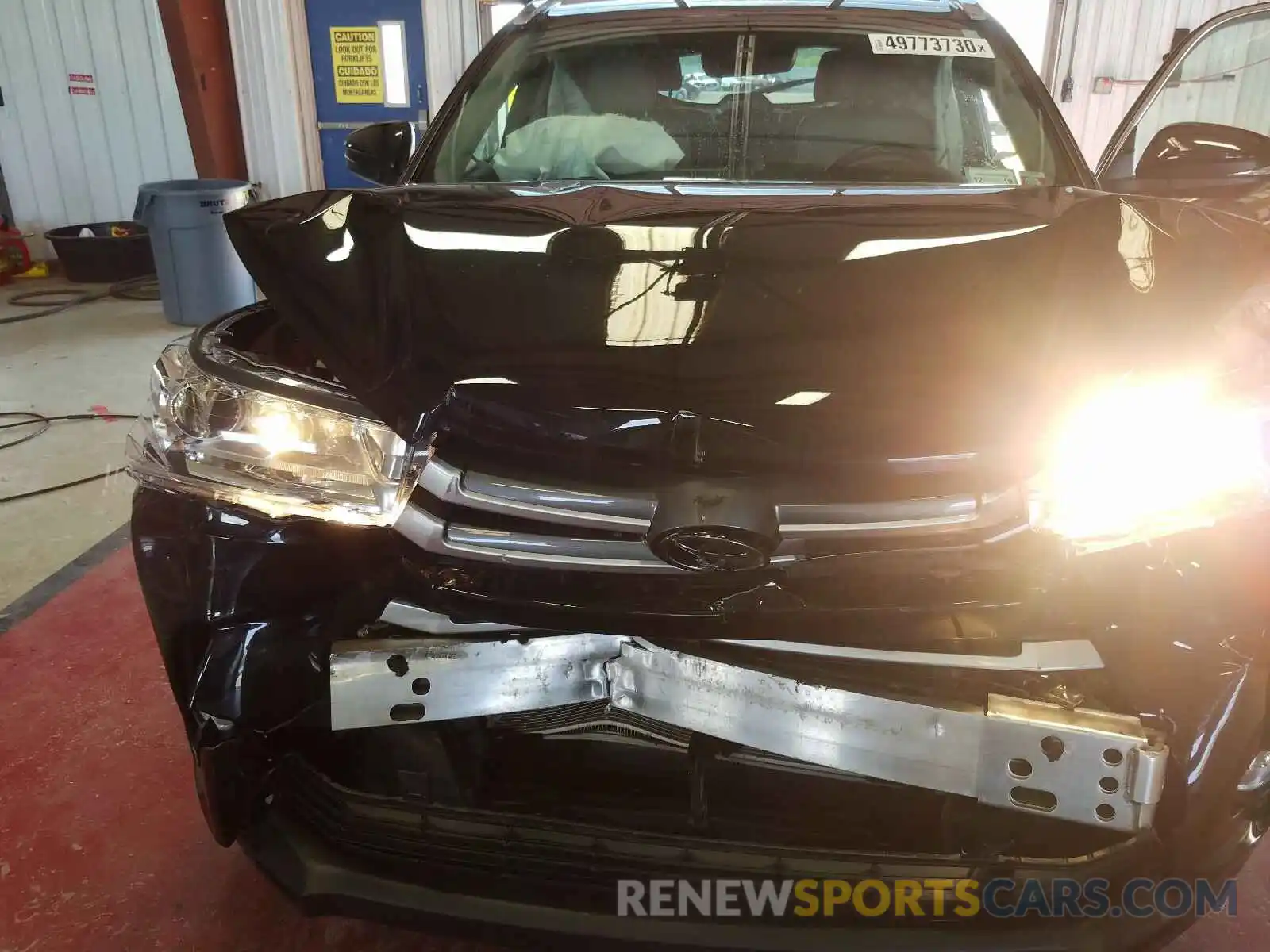 7 Photograph of a damaged car 5TDJZRFH1KS607505 TOYOTA HIGHLANDER 2019