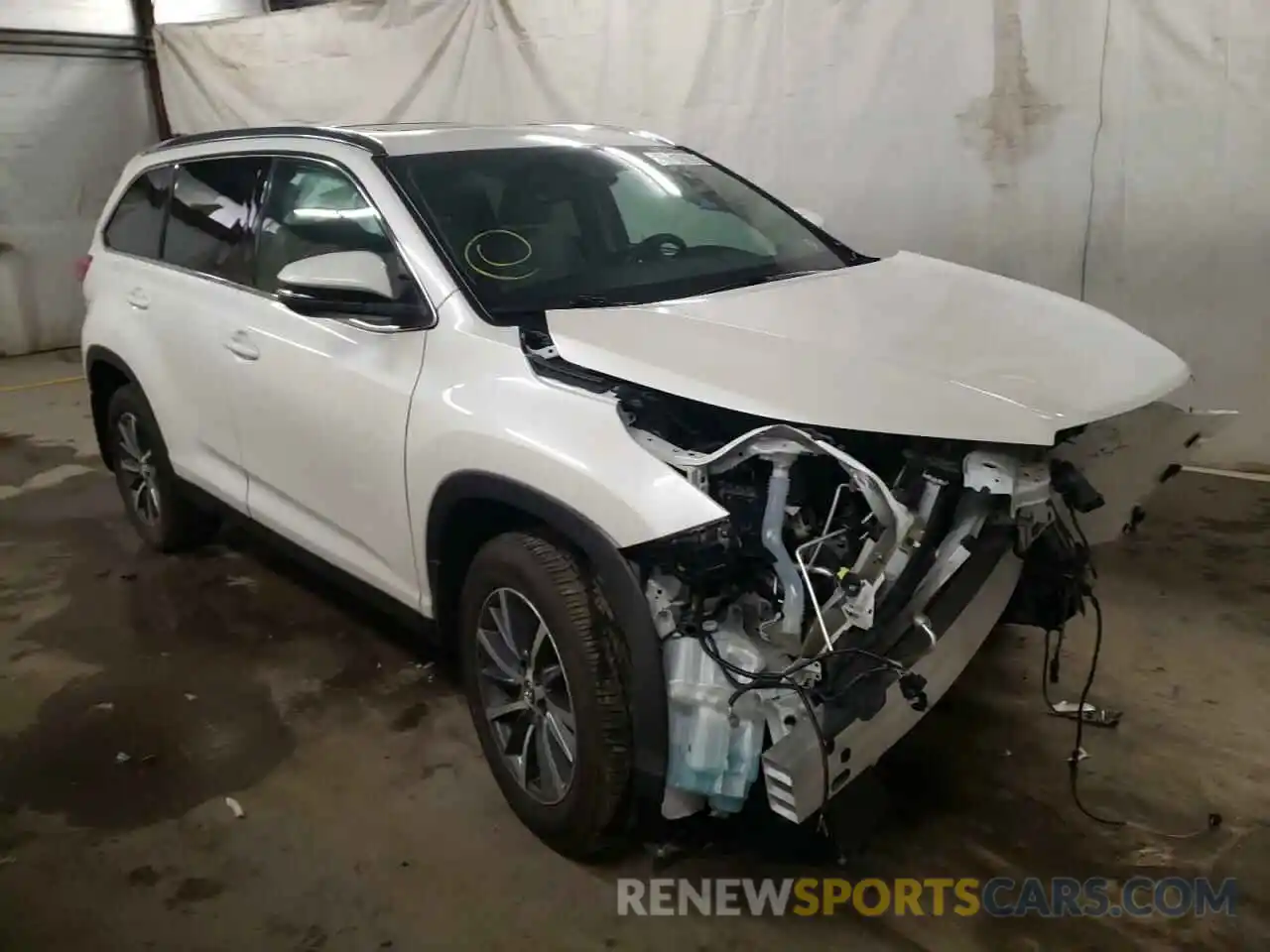 1 Photograph of a damaged car 5TDJZRFH1KS610503 TOYOTA HIGHLANDER 2019