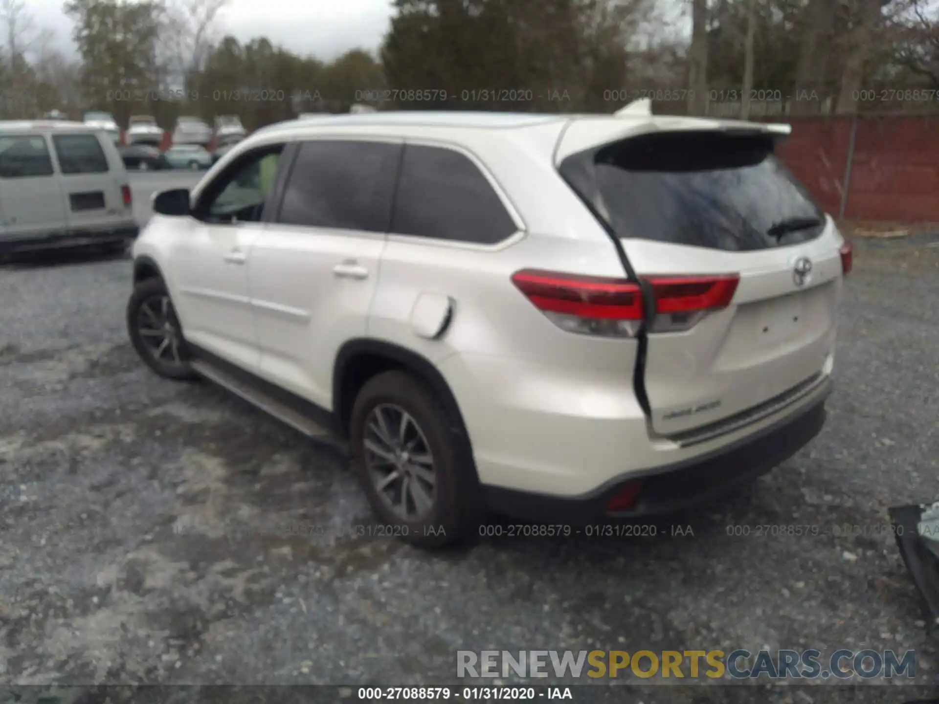 3 Photograph of a damaged car 5TDJZRFH1KS610971 TOYOTA HIGHLANDER 2019