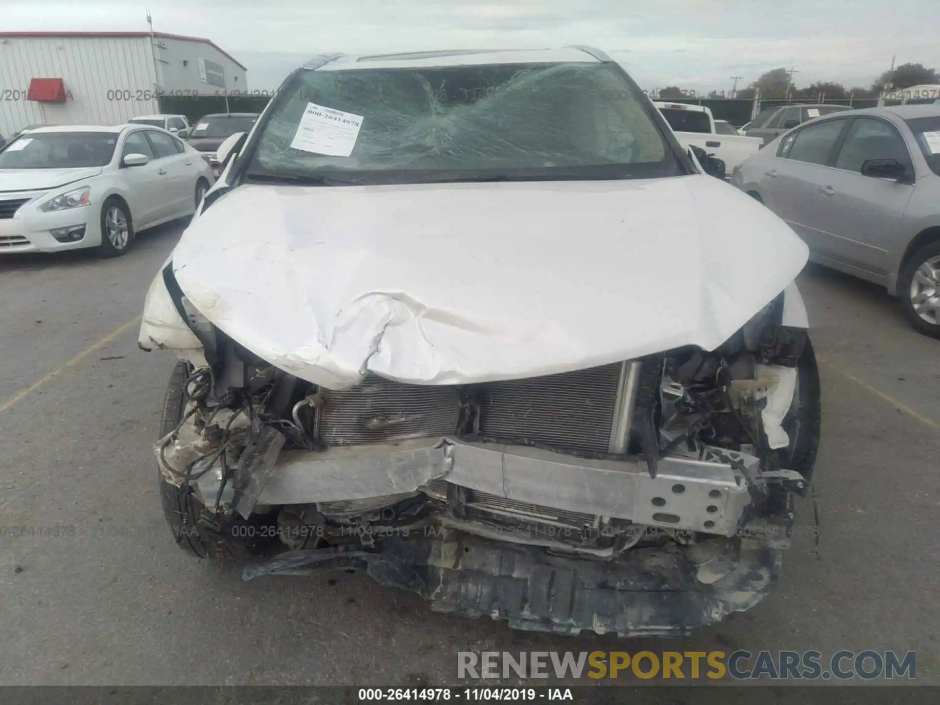 6 Photograph of a damaged car 5TDJZRFH1KS613059 TOYOTA HIGHLANDER 2019